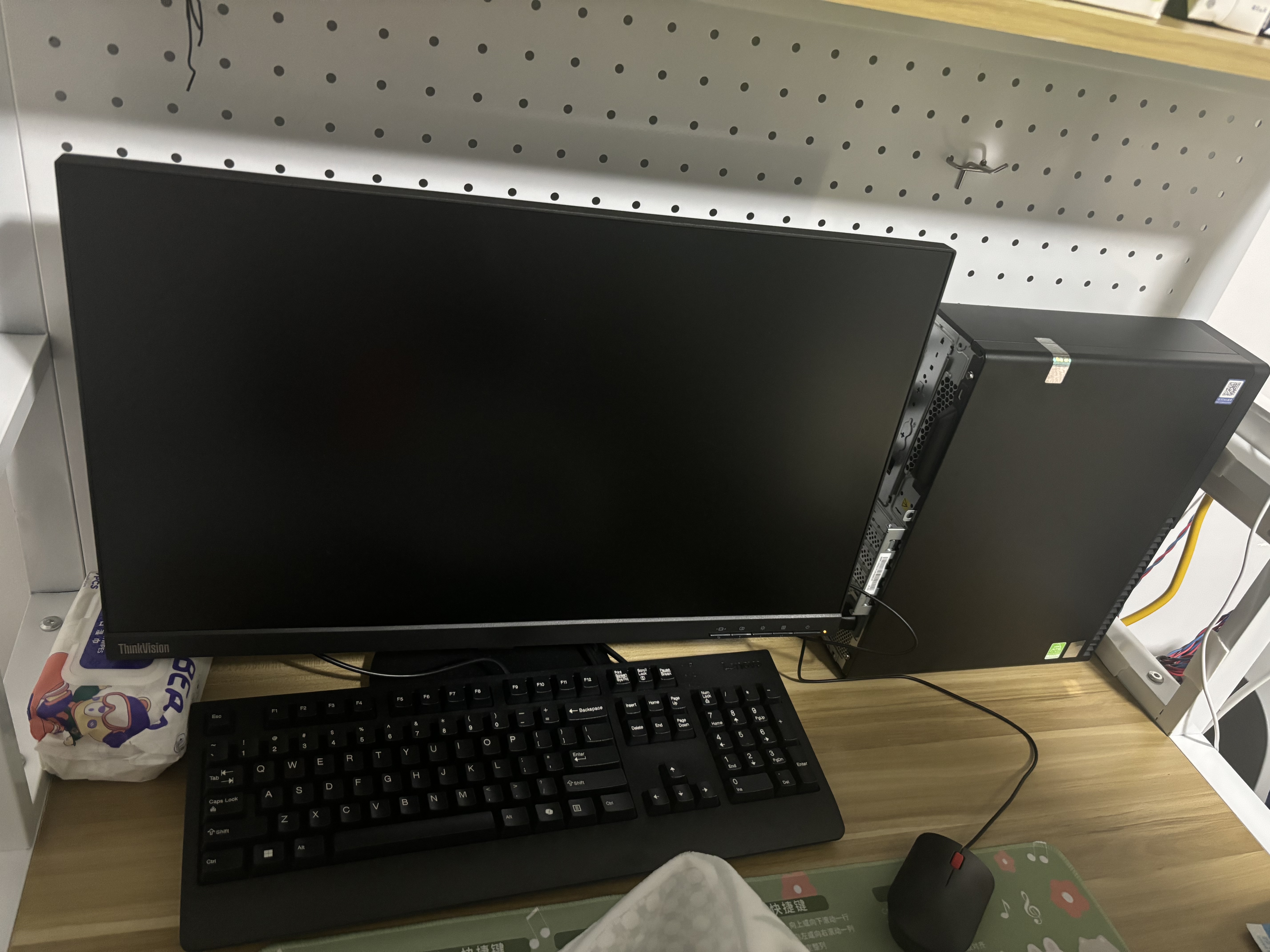 联想ThinkCentre K70商用办公台式电脑主机(酷睿Ultra5-225 16G DDR5 512G Office)23.8英寸整机 实拍图