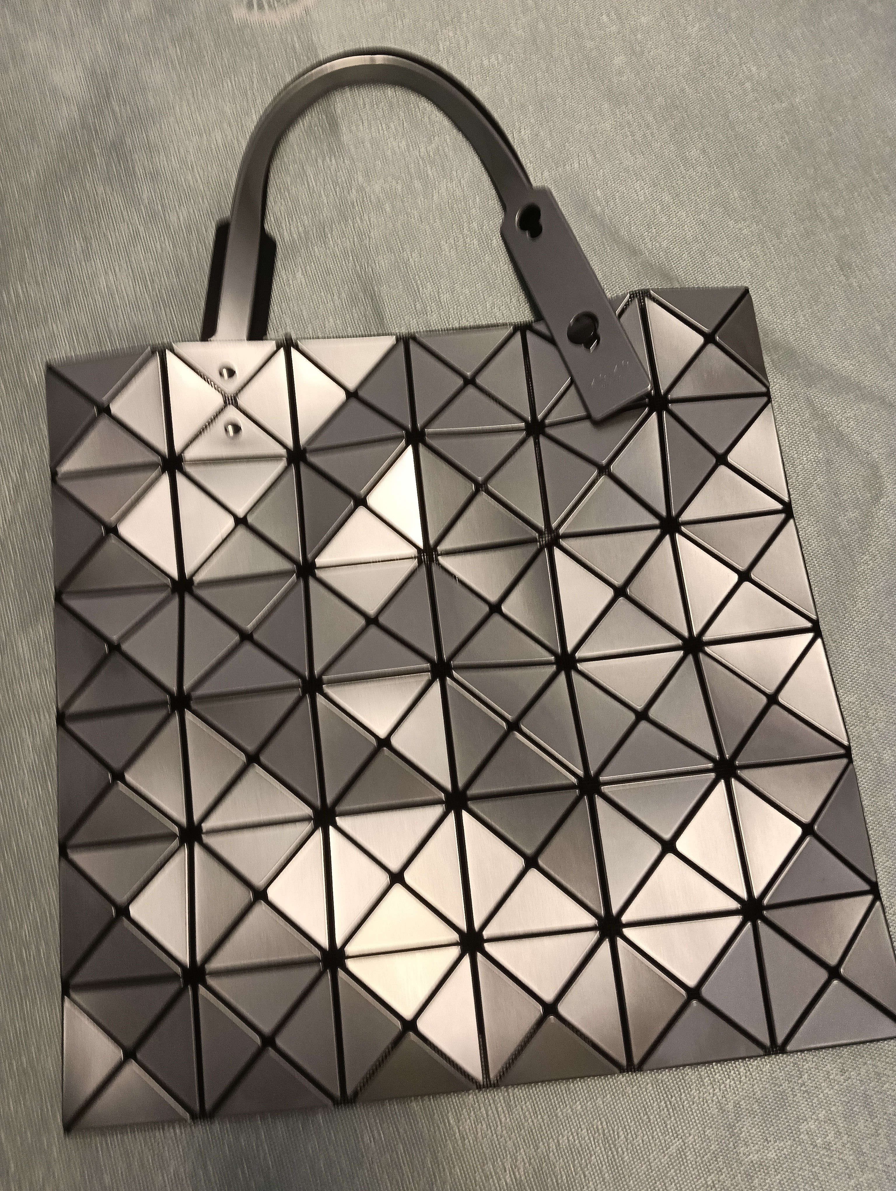 三宅一生（ISSEY MIYAKE）菱格单肩包 格子女包 六格手提包 时尚潮流 送女友礼物 购物袋 BB55-AG053 91+银色亮面 实拍图