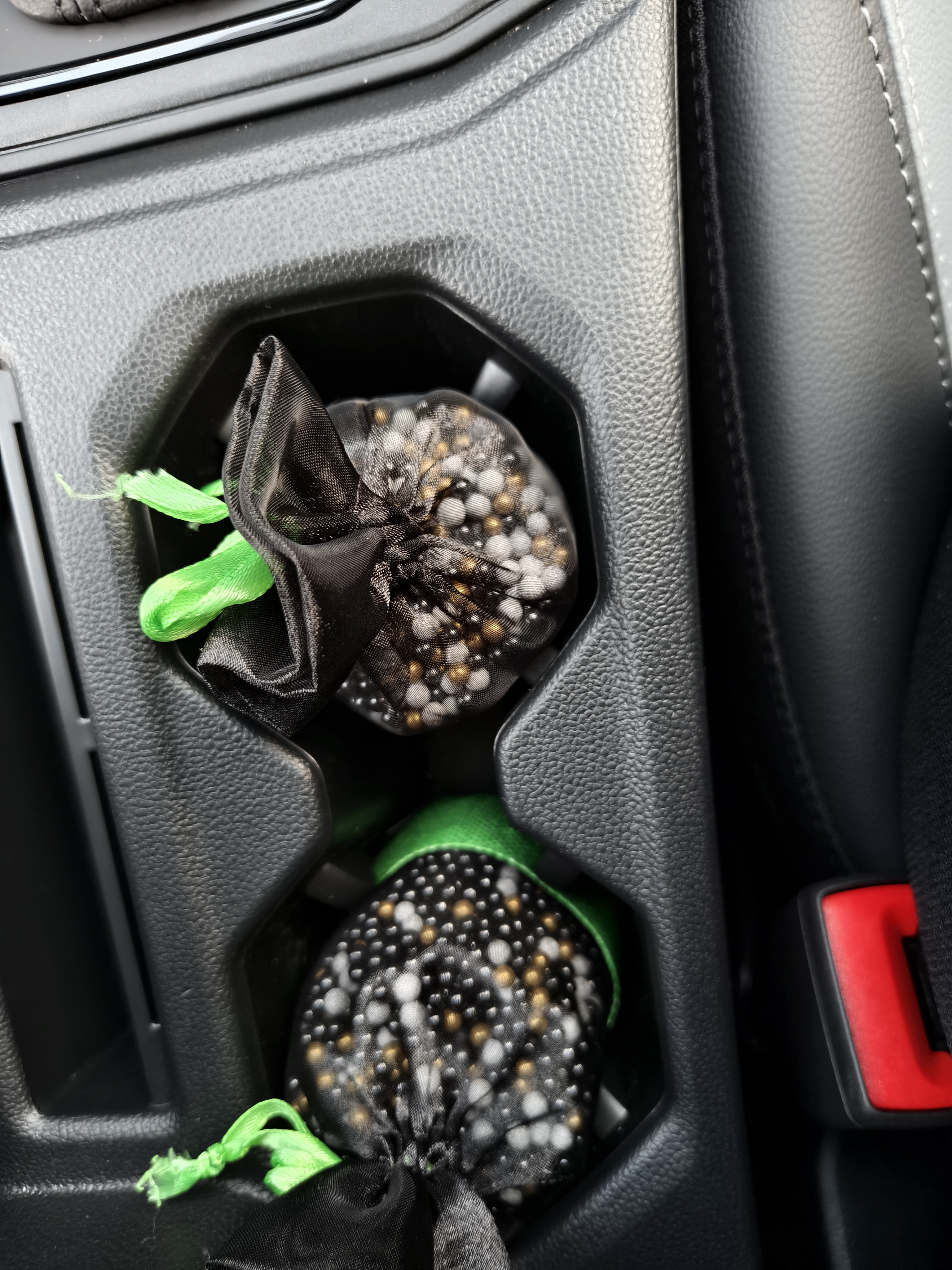 车小卫汽车除甲醛除异味新车活性炭包除车异味汽车摆件车载除甲醛竹炭包 实拍图
