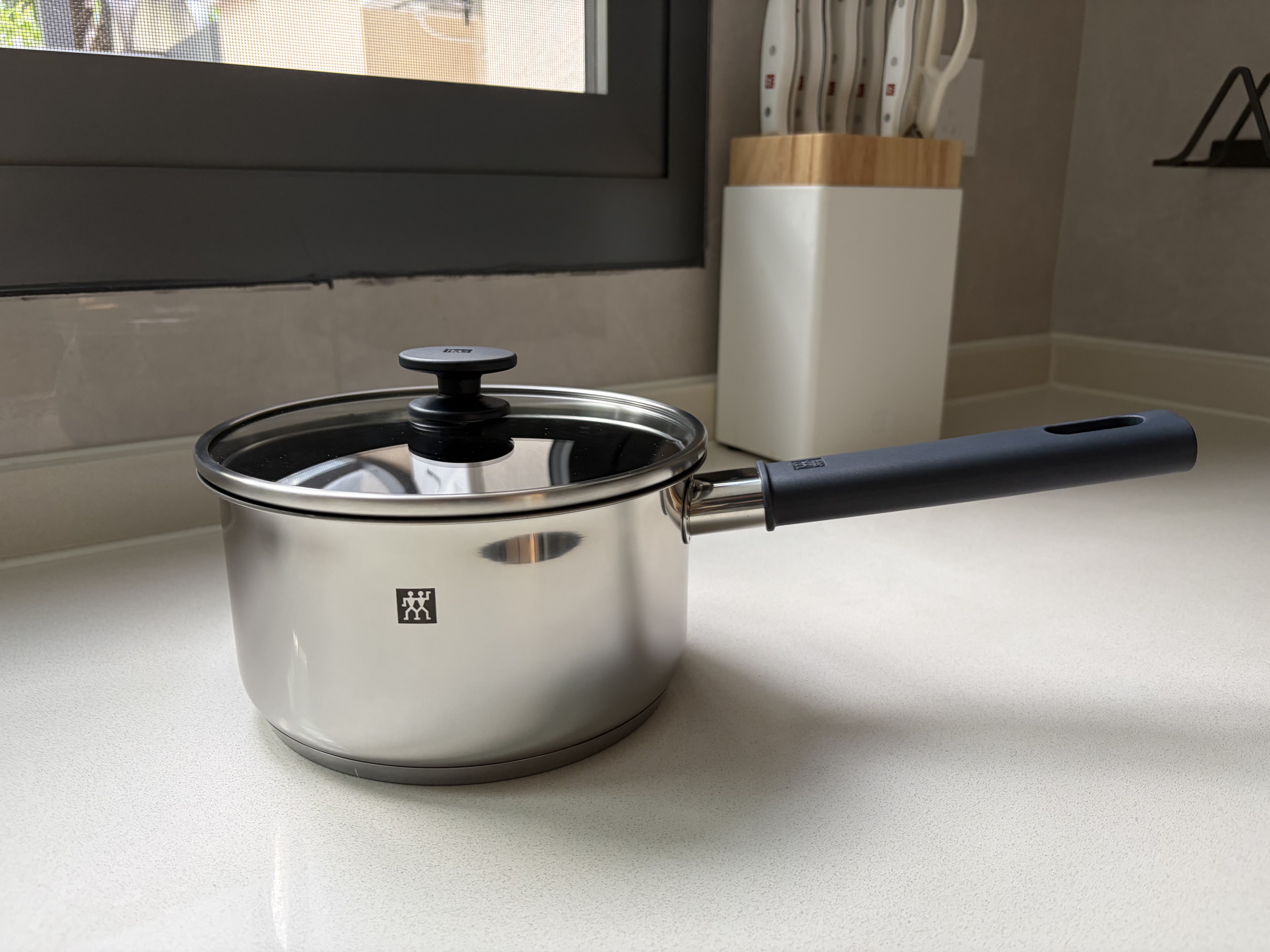 双立人（ZWILLING）有钛奶锅汤锅不锈钢抗黄外壁婴儿辅食锅一人食泡面煮面小奶锅18cm 实拍图