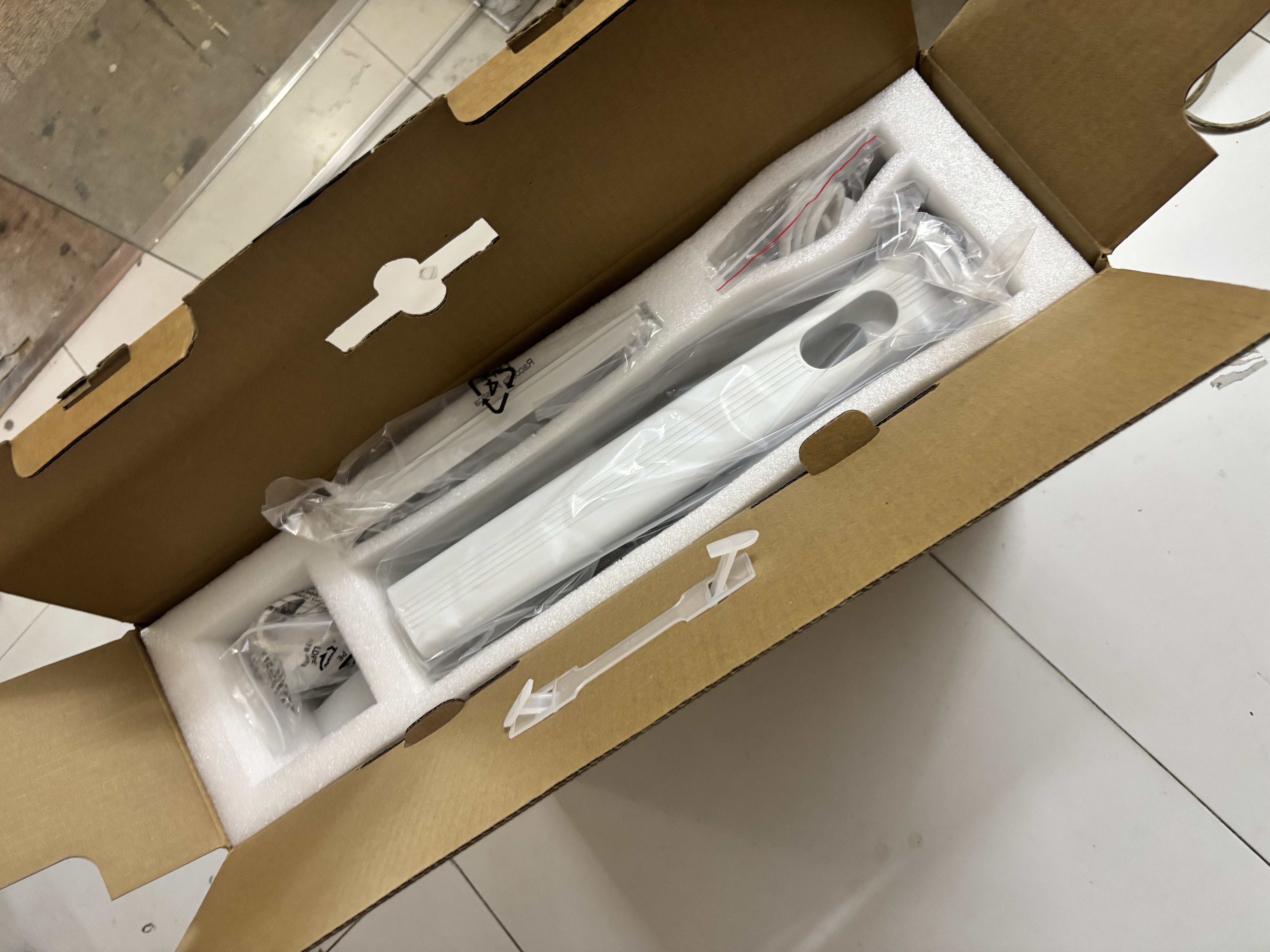 AOC国家补贴大师5800 办公游戏台式一体机电脑23.8英寸（R5-6600H 16G 512G 固态 DDR5高频内存）白 实拍图