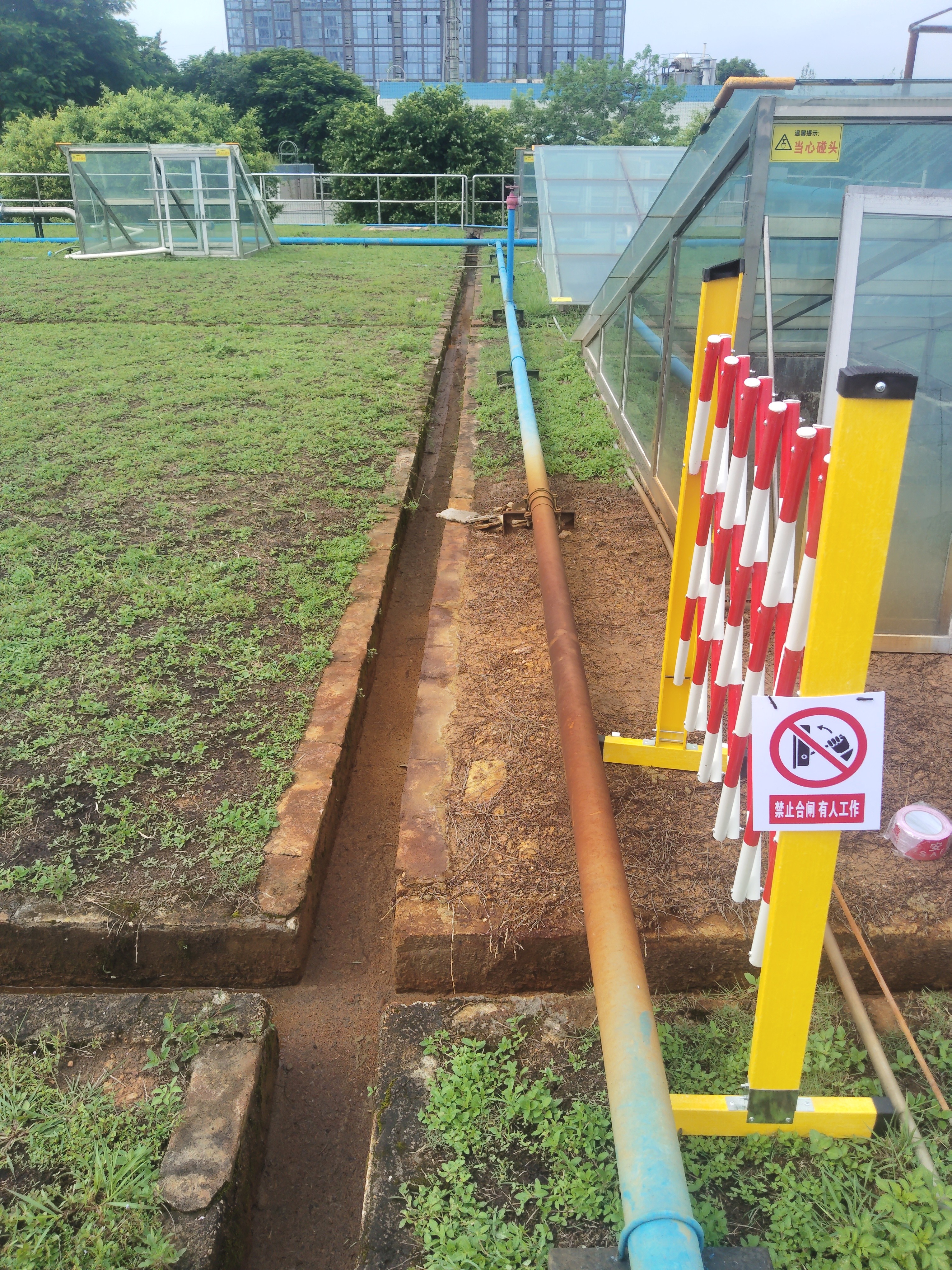 漫德莱伸缩围栏围挡玻璃钢折叠防护栏可移动伸缩栅栏道路施工隔离护栏警示校园安全防护栏红白1.2*2.5米管式 实拍图