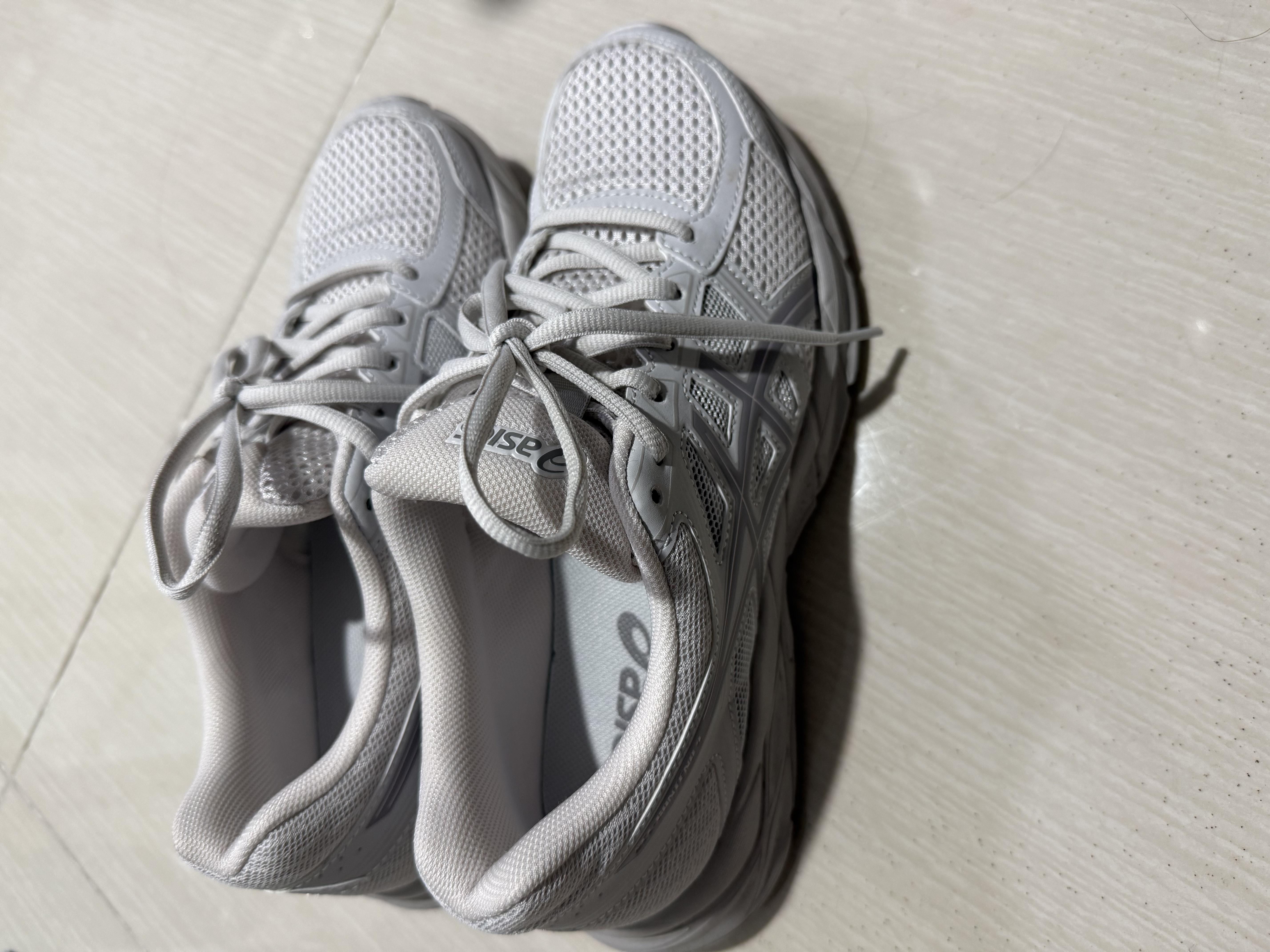 亚瑟士ASICS女鞋网面跑鞋透气跑步鞋百搭缓震运动鞋 GEL-CONTEND 4 灰白色/浅紫色 38 实拍图