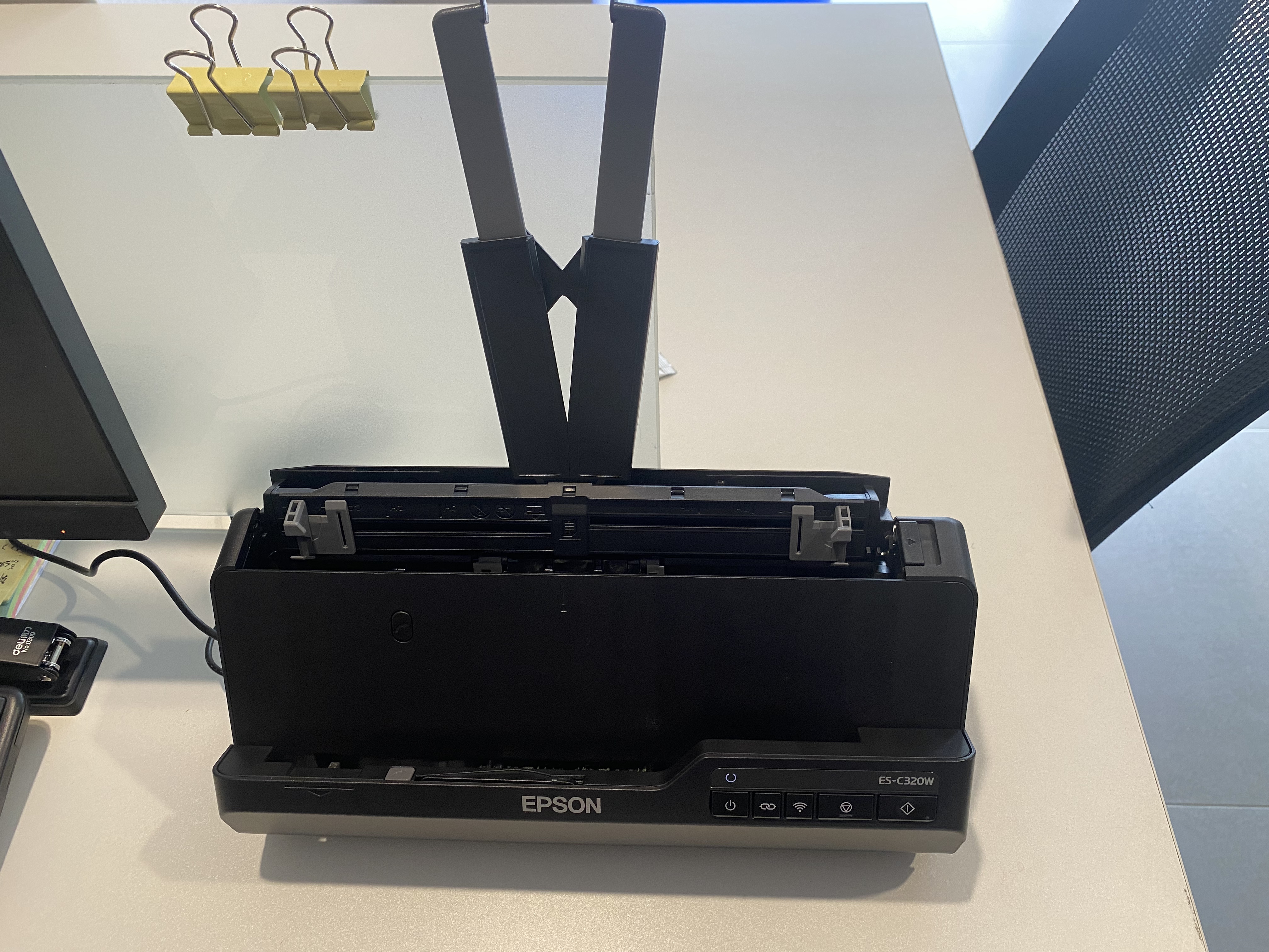 爱普生（EPSON）ES-C320W AI智能教师作业批改扫描仪 语文英语数学批改 小初高扫描批改 小巧便捷 无线连接馈纸式 实拍图