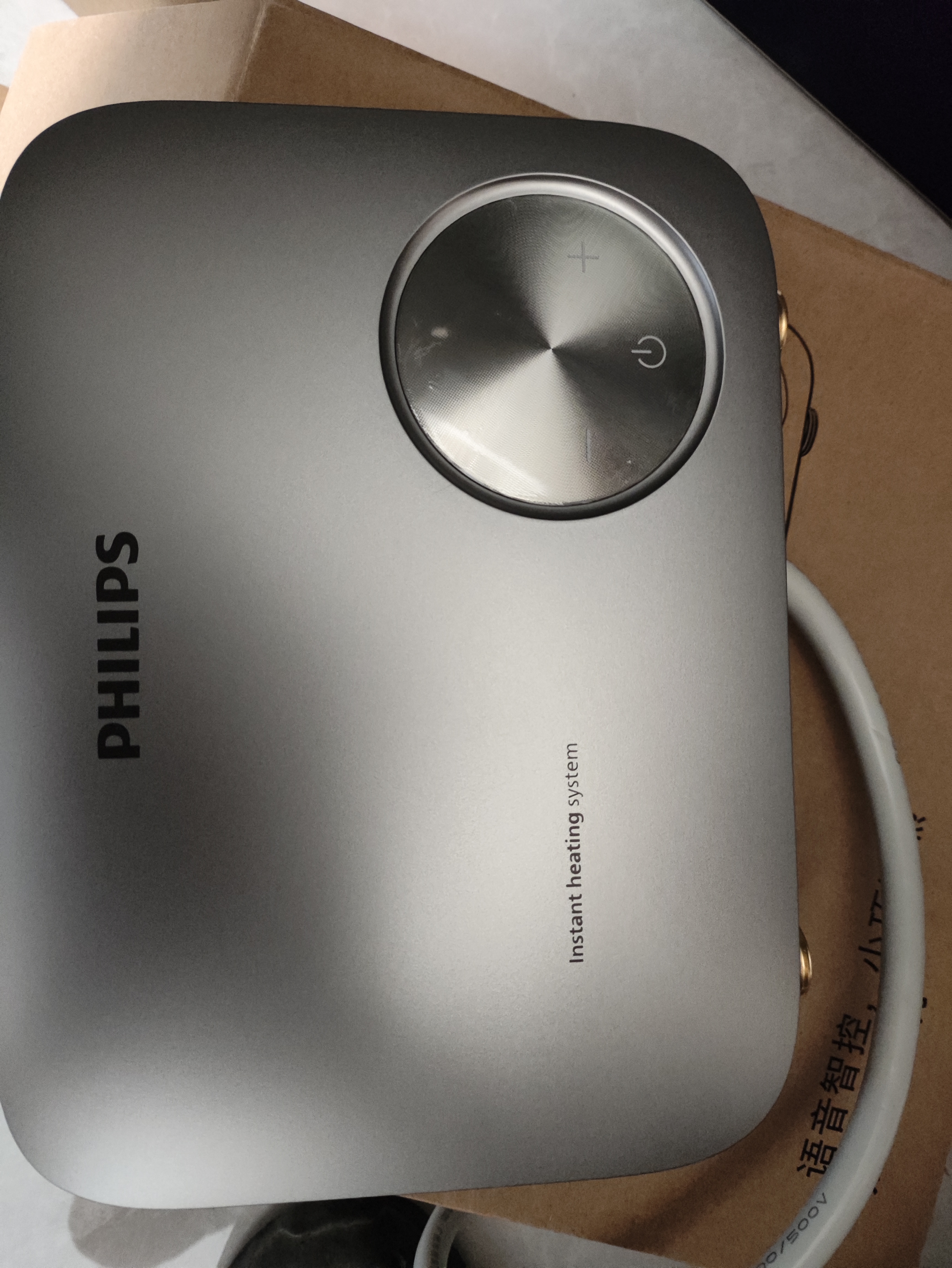 飞利浦（PHILIPS）即热式小厨宝电热水器 智能语音控制5500W无极变频不限水量厨房热水宝 国家补贴15% 免储水AWH2302 实拍图