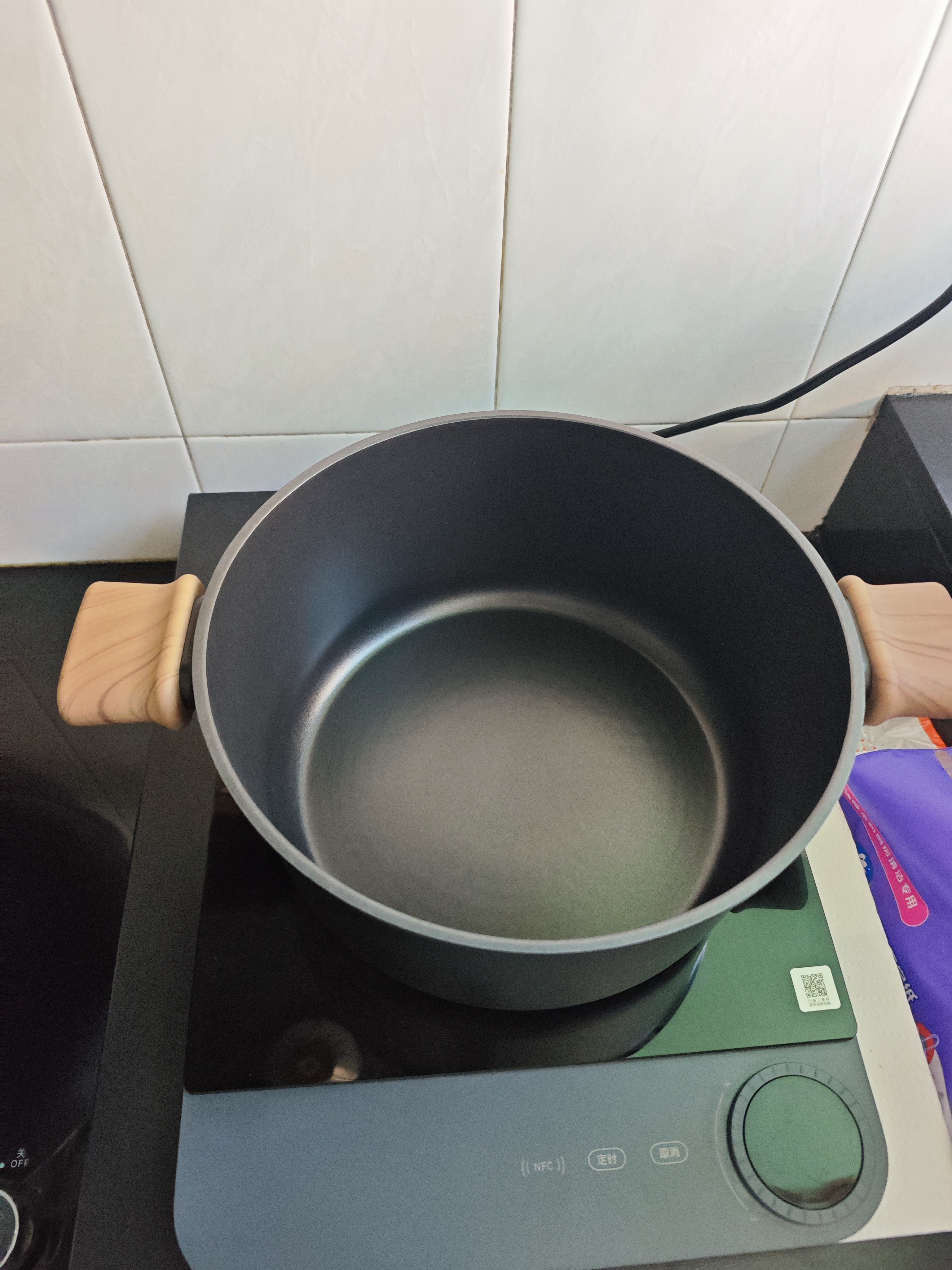 卡罗特汤锅煮锅炖锅蒸锅家用双耳煲汤锅电磁炉燃气灶不粘轻量钛锅 24cm 实拍图