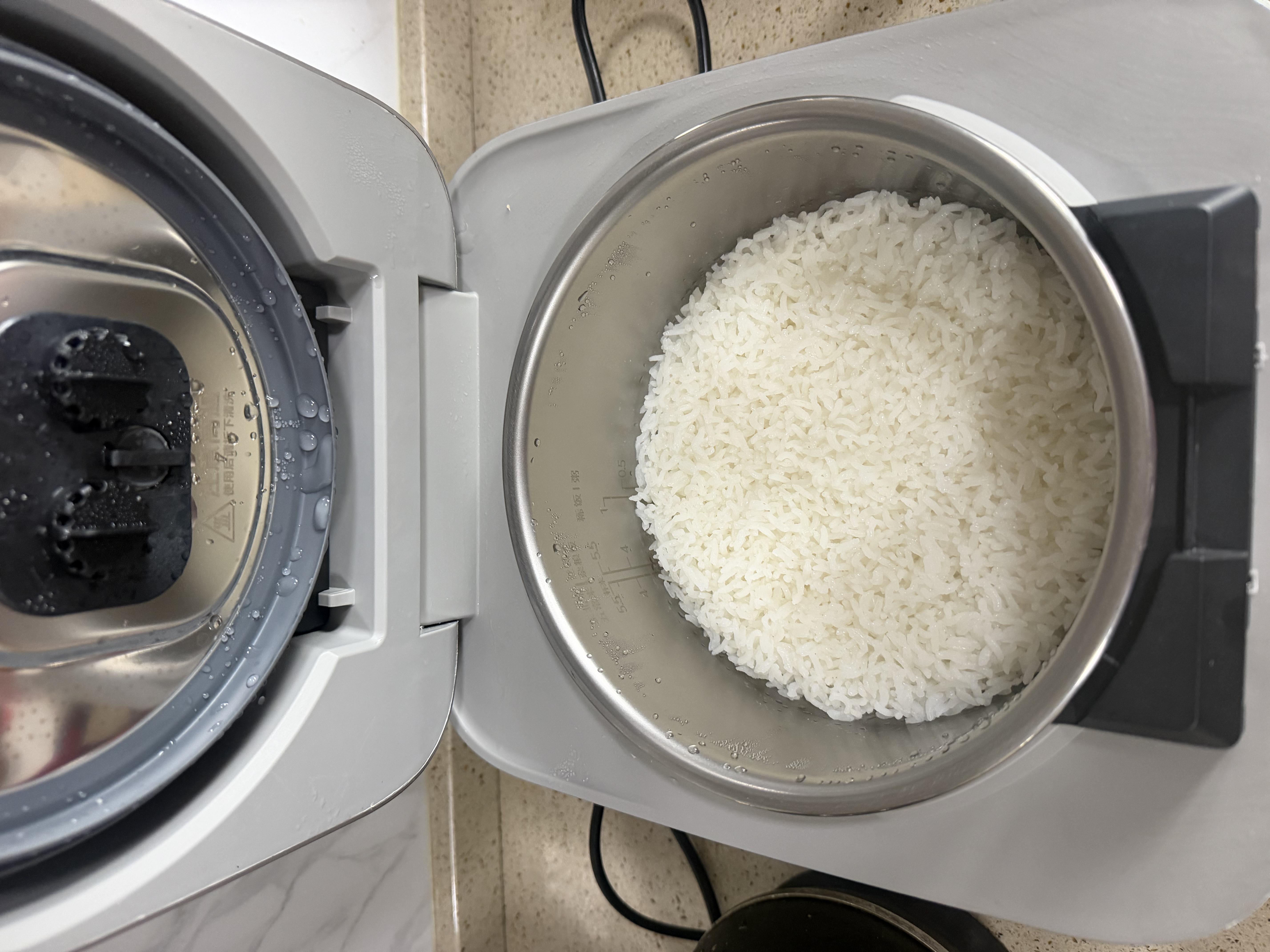 美的（Midea）【政府补贴】纯钛0涂层电饭煲家用3-4人花瓣IH加热电压力锅多功能智能电饭锅可预约煮饭锅MB-G5 实拍图