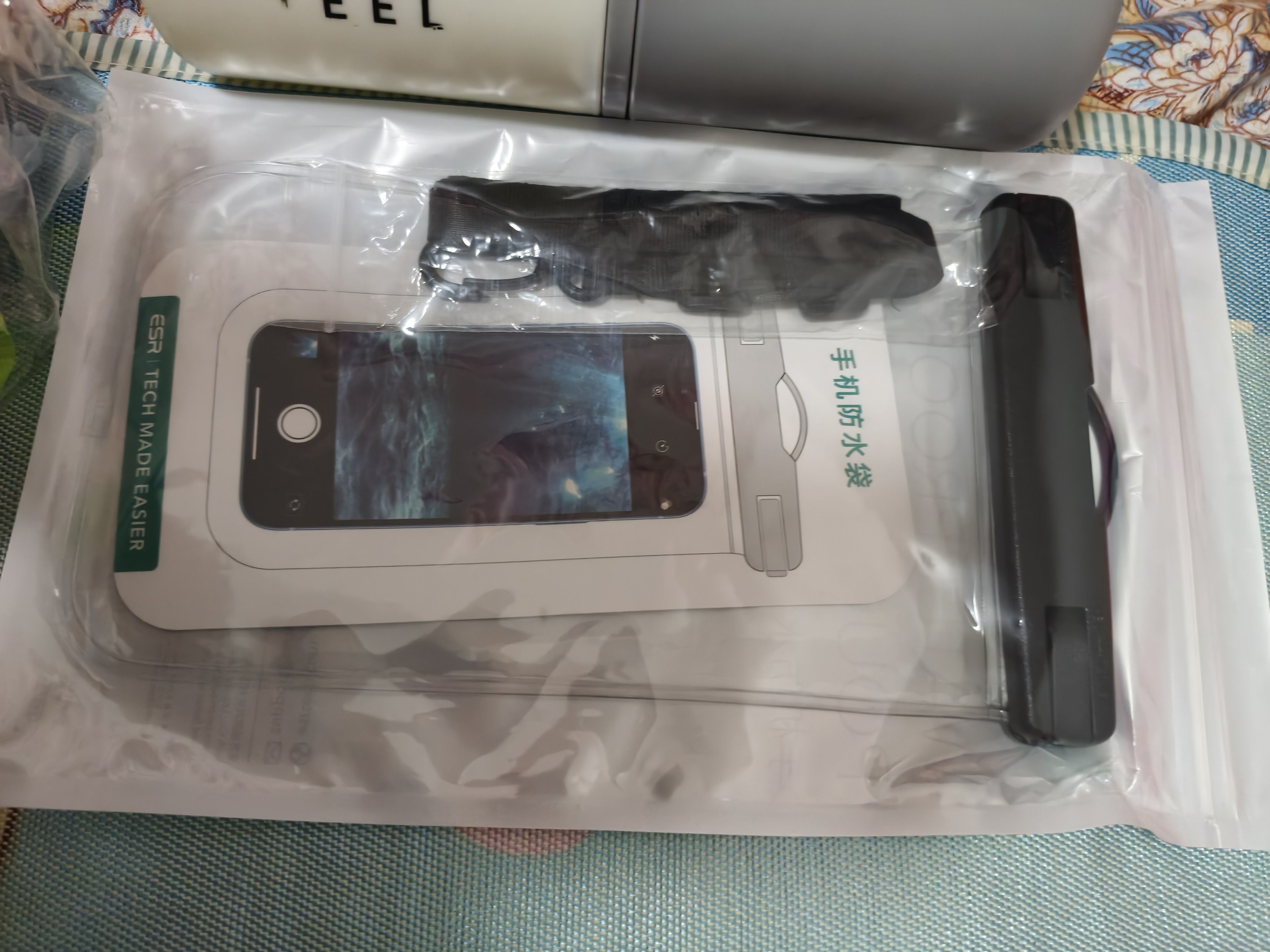 亿色（ESR）手机防水袋可触屏防水套 游泳漂流潜水气囊手机袋可拍照 外卖骑手专用防雨保护壳收纳袋加大号温泉 实拍图