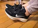 耐克NIKE男子跑步鞋减震 迈柔VOMERO 18运动鞋 HM6803-007黑色42 实拍图
