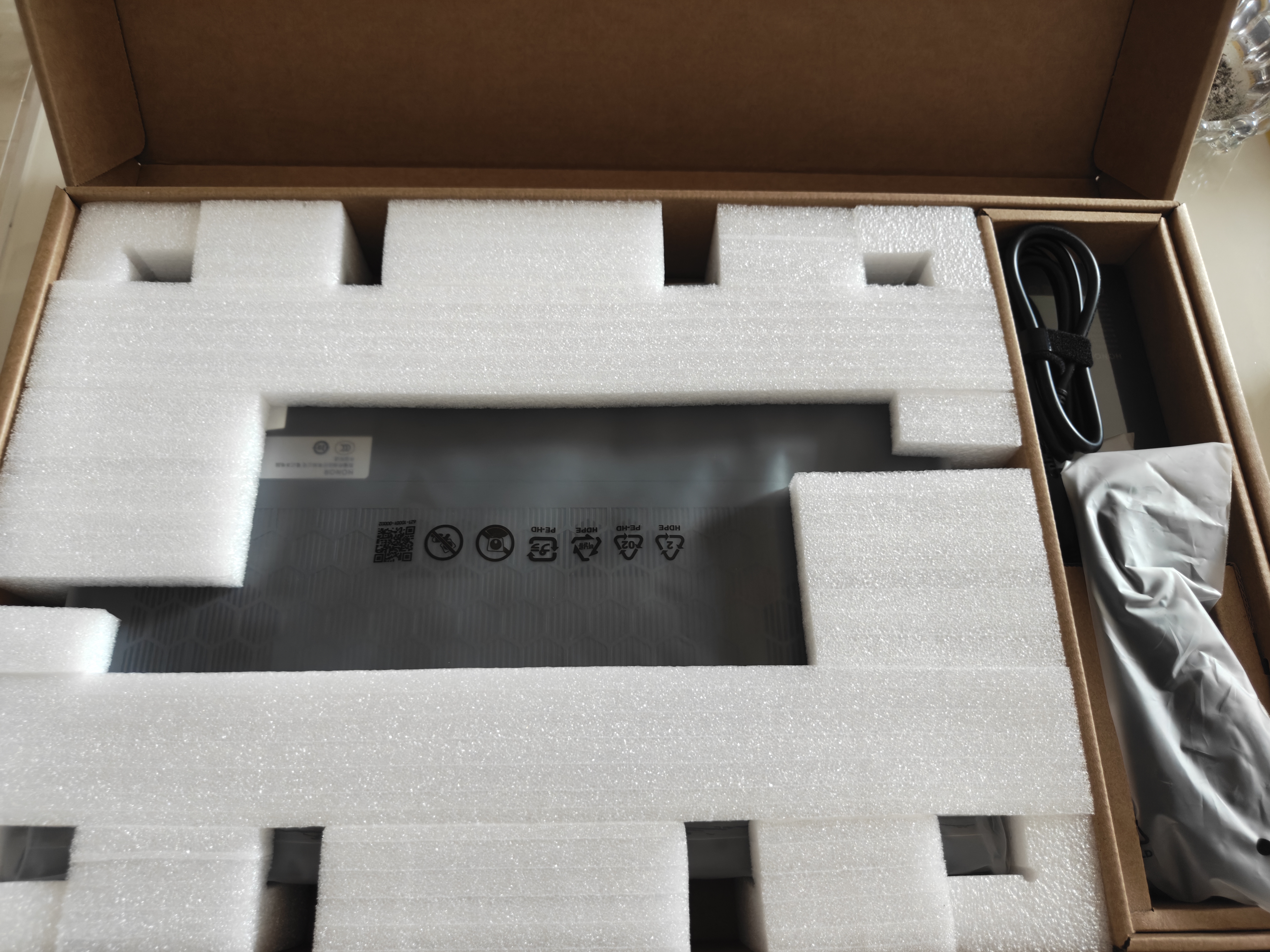 荣耀WIN游戏本 H7 2026 RTX 5060 东风三风扇 205W i7-14650HX 16GB 1TB 16吋笔记本电脑【国家补贴】 实拍图