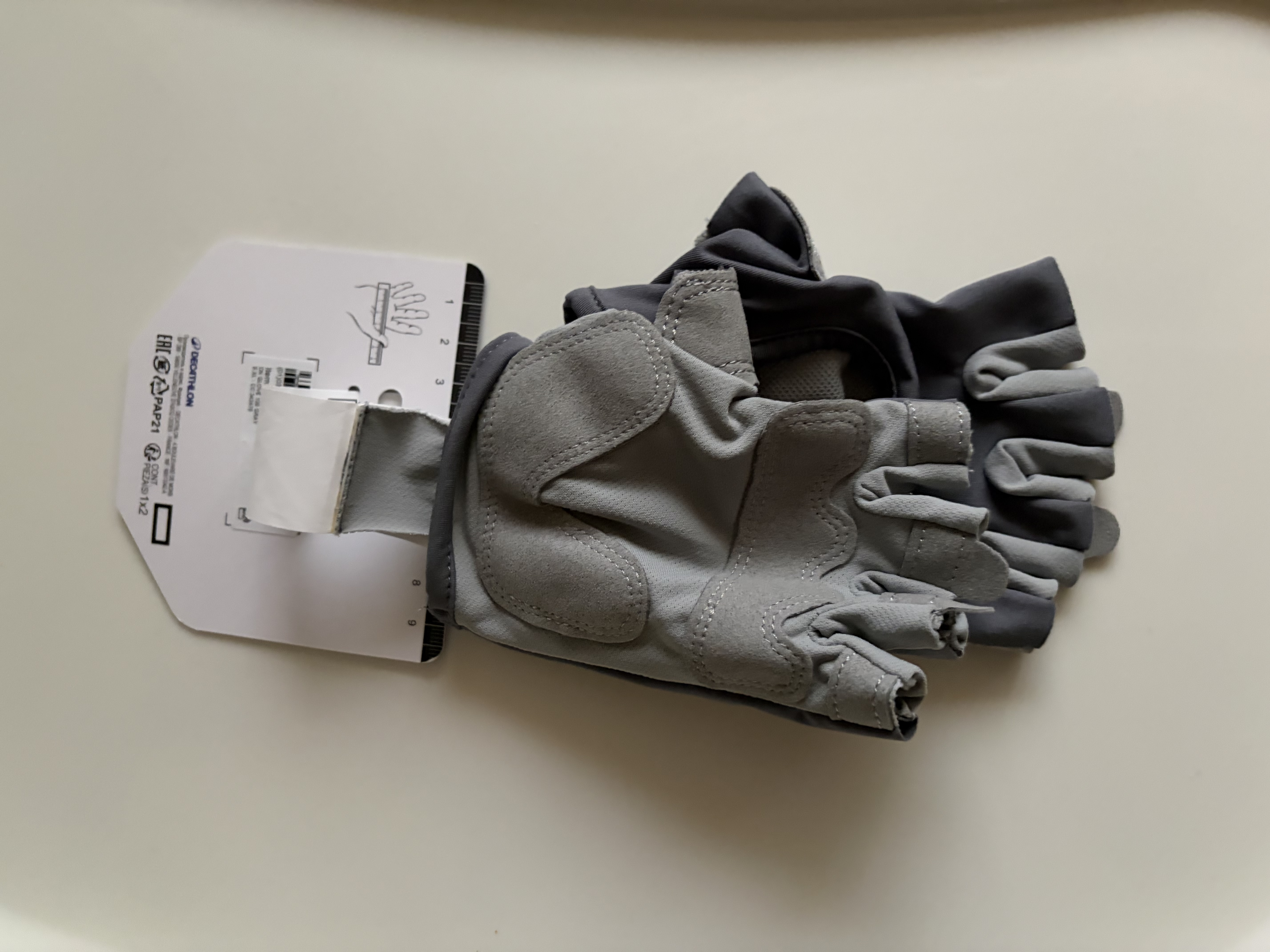 迪卡侬（DECATHLON）健身手套女男半指单杠哑铃防滑耐磨引体向上运动手套CROB 灰色 (轻薄运动) 贴合舒适 轻盈透气 XL 实拍图