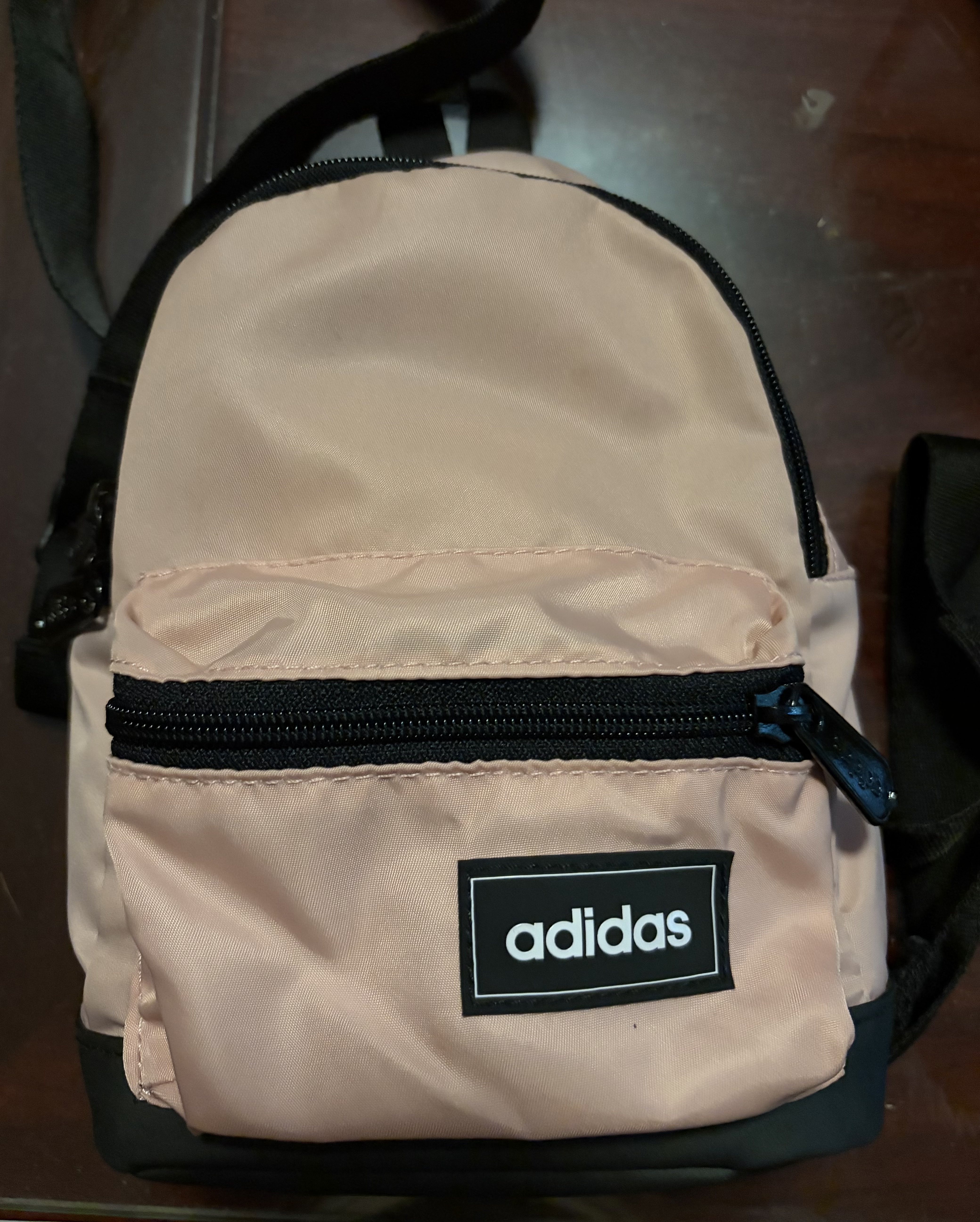 阿迪达斯（adidas）【京东奥莱】运动背包女款新款双肩包小号休闲旅游包书包女款小背 HC7202 均码 实拍图