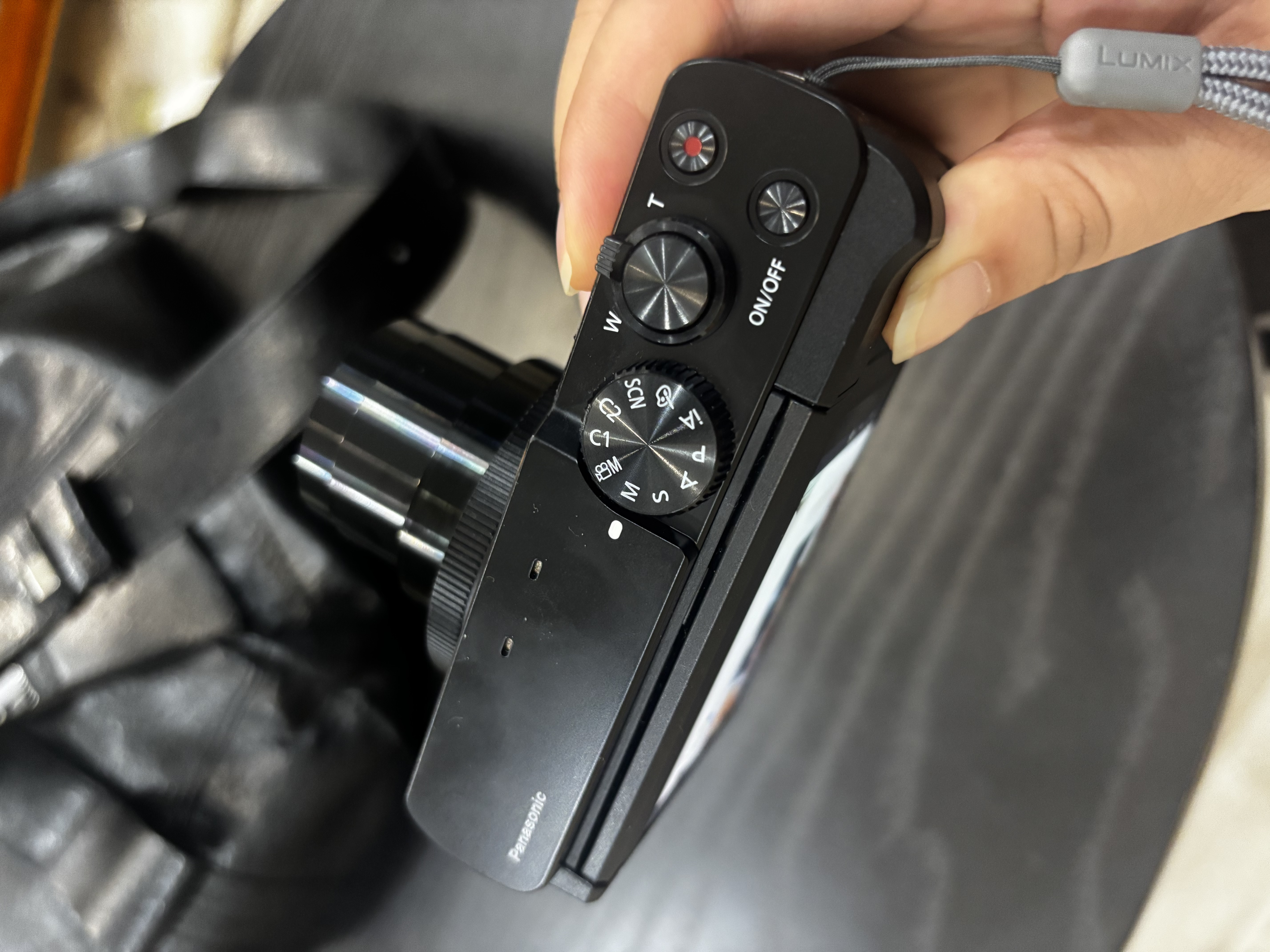 松下（Panasonic）ZS99 长焦便携数码相机/卡片机 30倍光学变焦 小巧便携 Type-C接口 黑色 实拍图