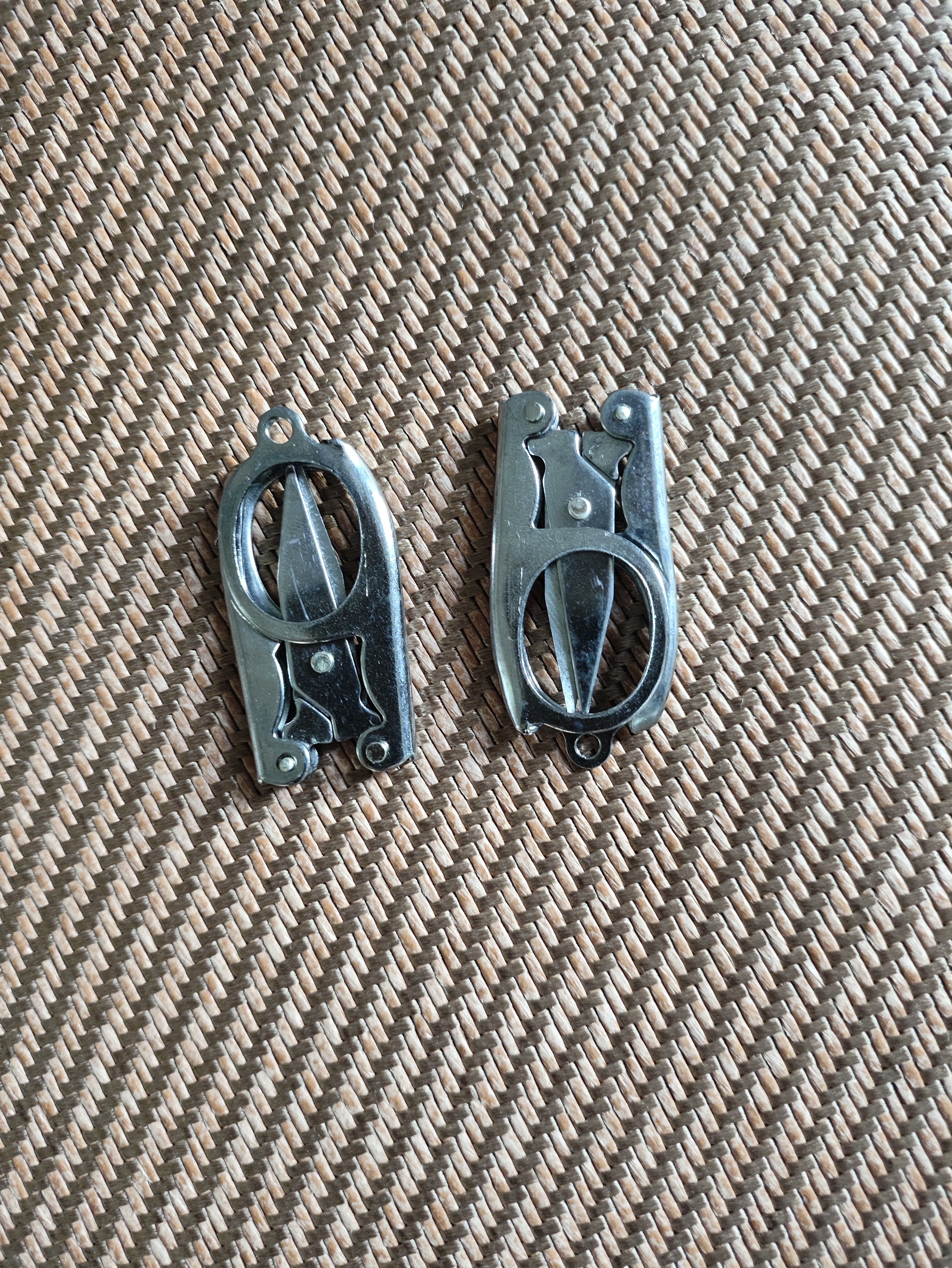 钓鱼剪刀便携式不锈钢折叠剪刀旅行迷你日用家用剪刀折叠式 不锈钢折叠剪刀 2个装 实拍图