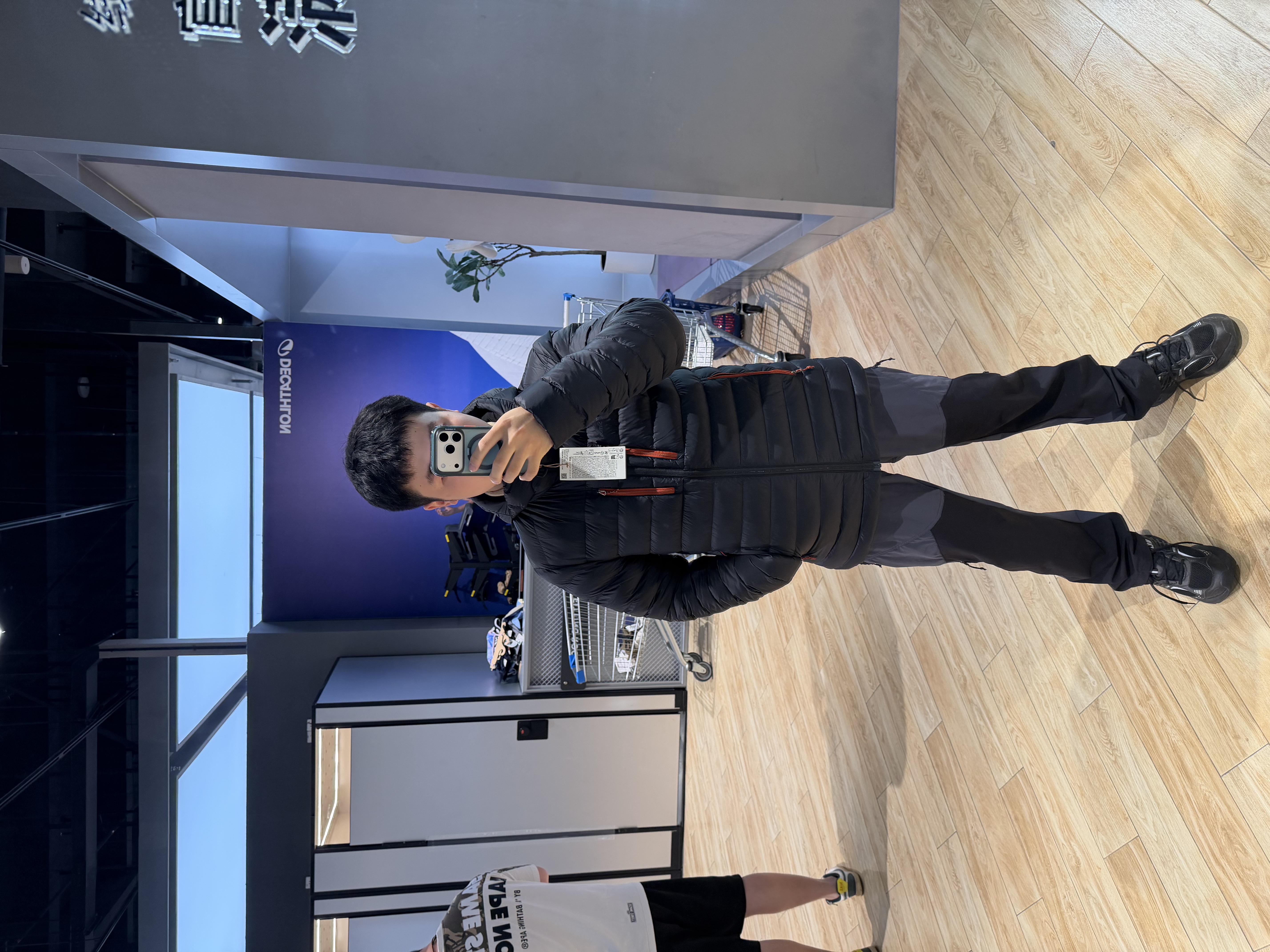 迪卡侬（DECATHLON）男女羽绒服内胆加厚连帽保暖常规款外套面包服轻薄羽绒服 男款-黑色 XL 实拍图