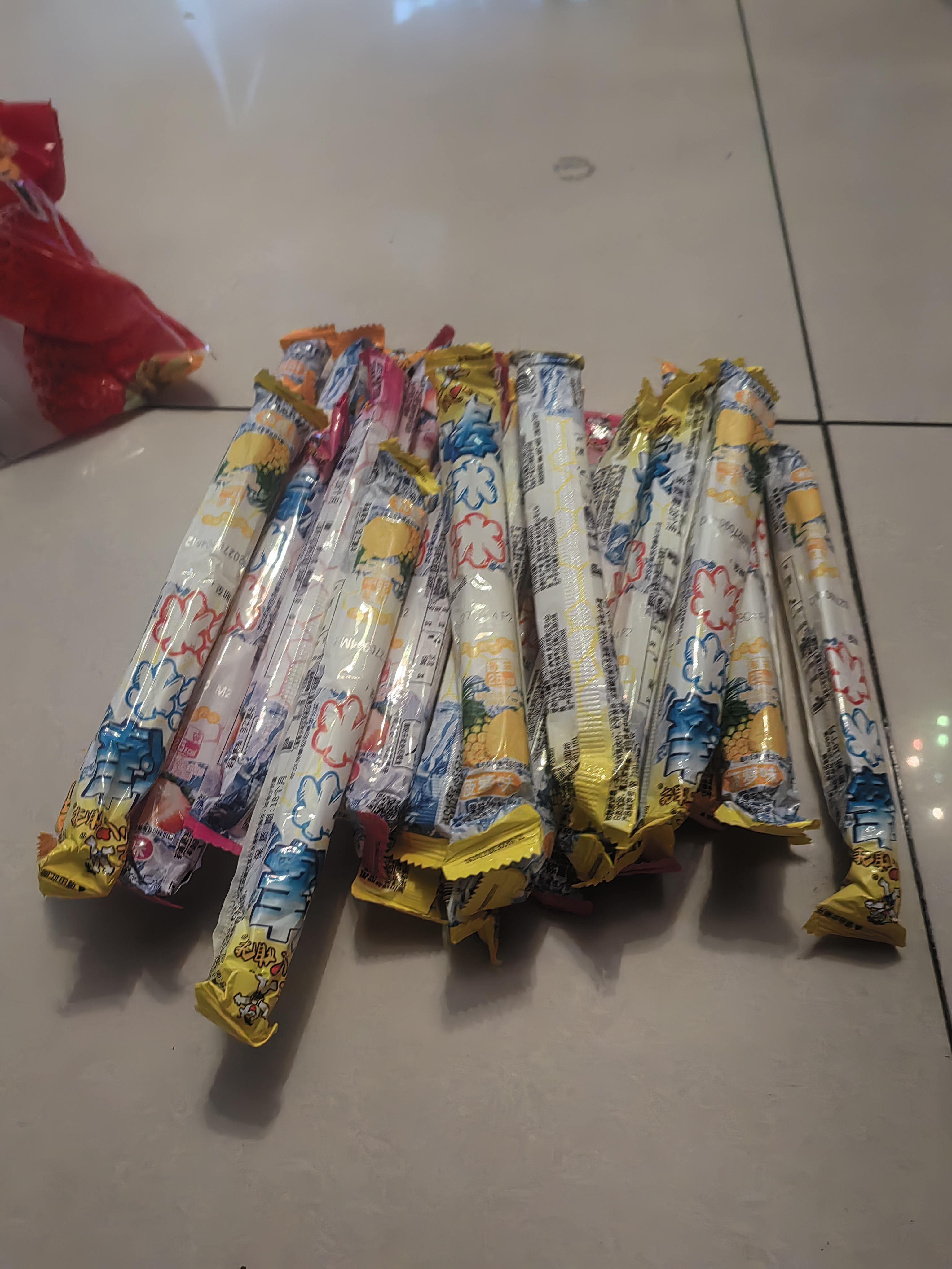 旺旺棒冰冰 随机混合味39gx25支 碎冰冰 旺仔棒冰 吸吸果冻 夏季饮品 实拍图