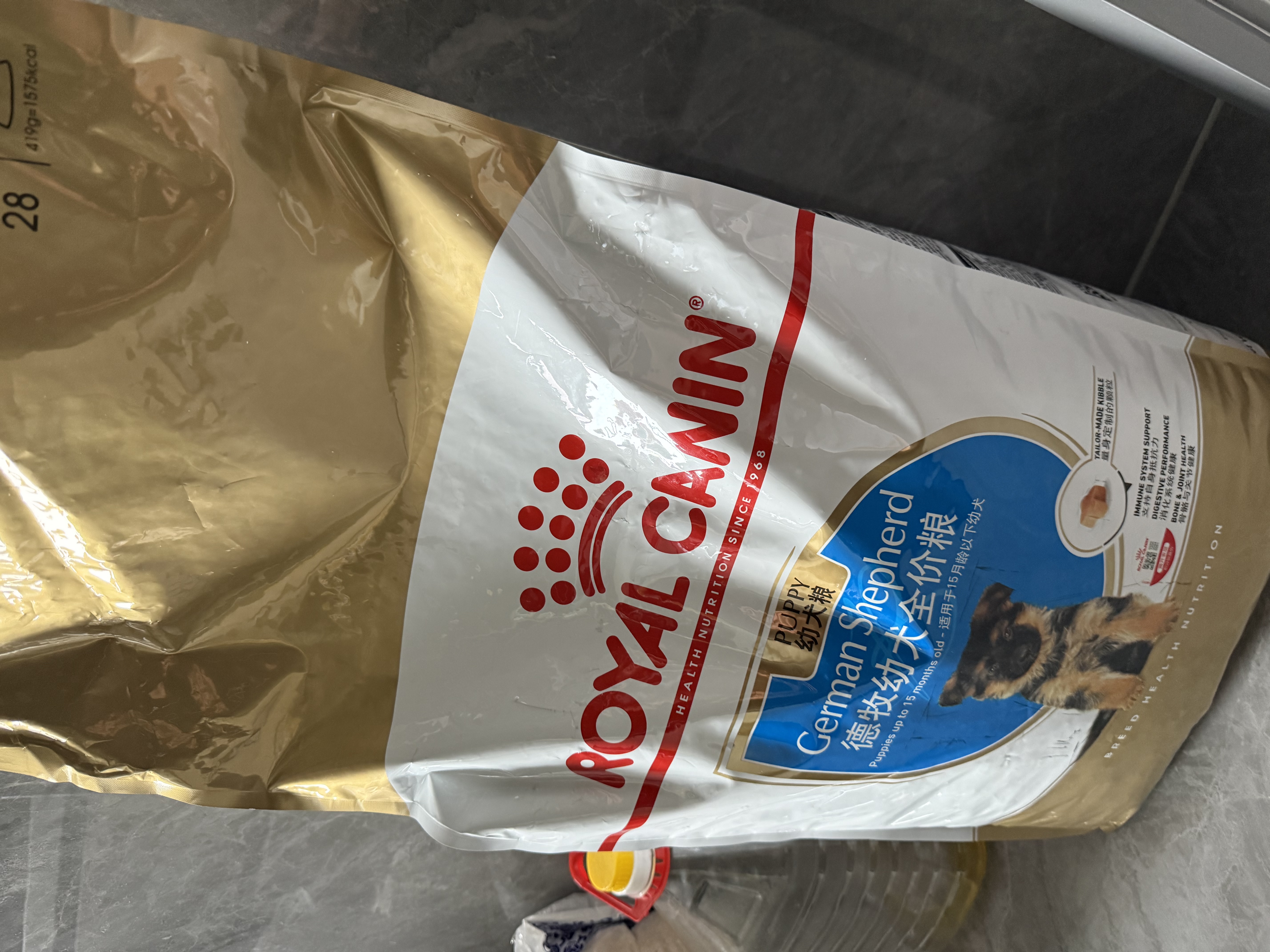 皇家狗粮 德牧幼犬狗粮 犬粮 宠物大型犬 AGS30 全价犬粮 2-15月 12KG 实拍图