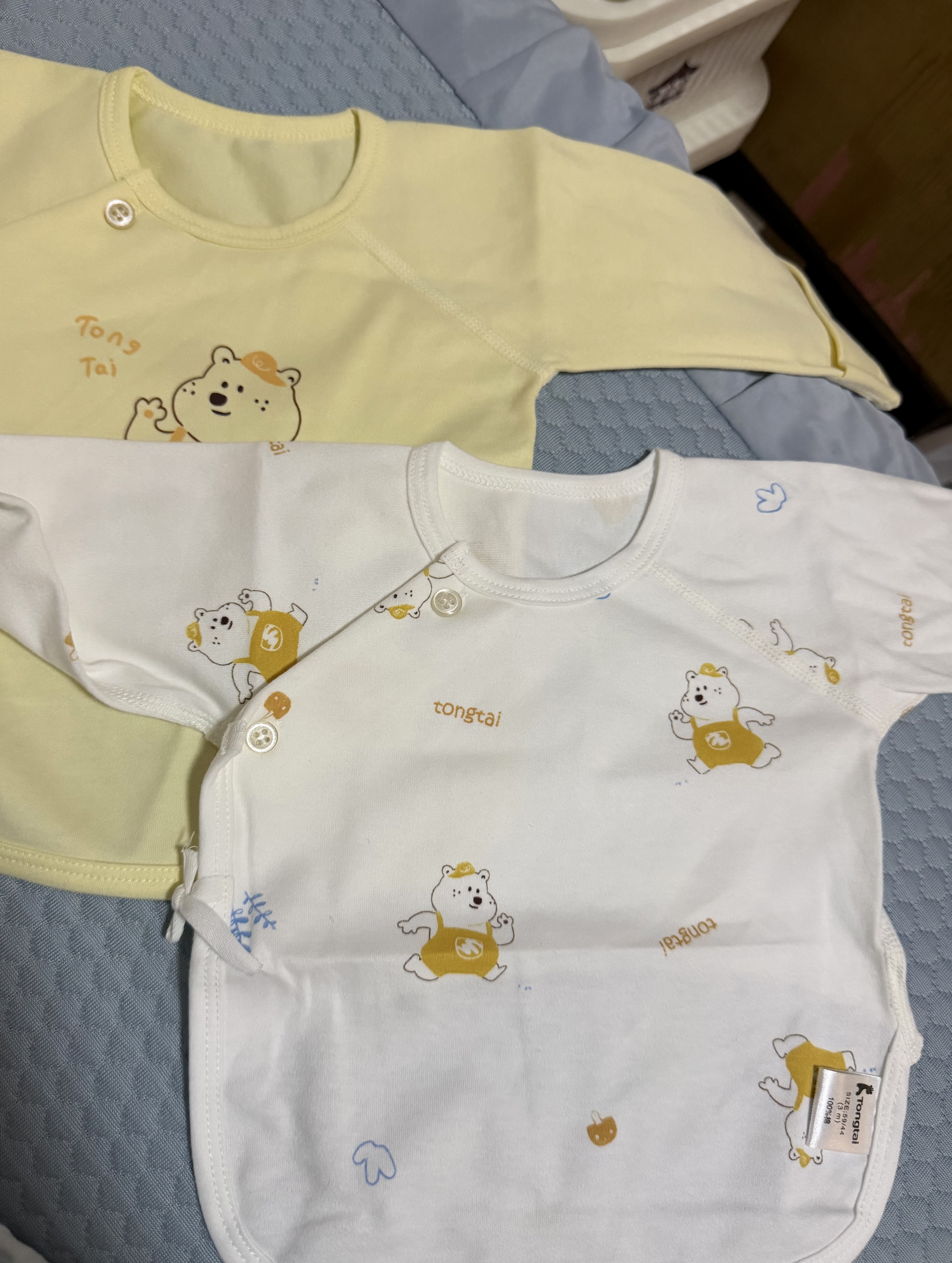 童泰新生儿半背衣婴儿衣服纯棉四季0-3月宝宝上衣满月服2件装 黄色 59 实拍图