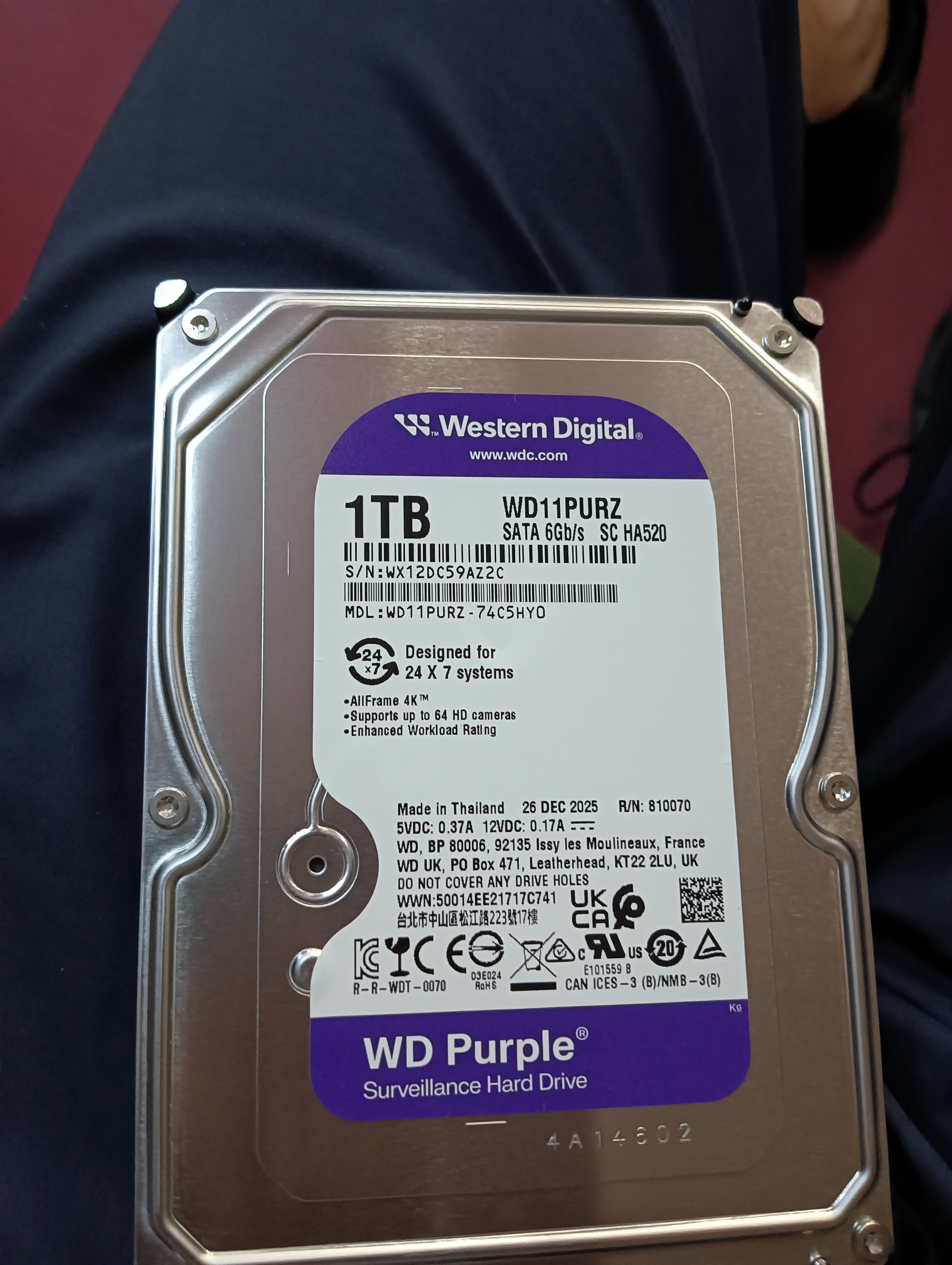 西部数据（WD）1TB 监控级机械硬盘 WD Purple 西数紫盘 SATA 64MB CMR垂直 安防存储 3.5英寸 WD11PURZ 实拍图