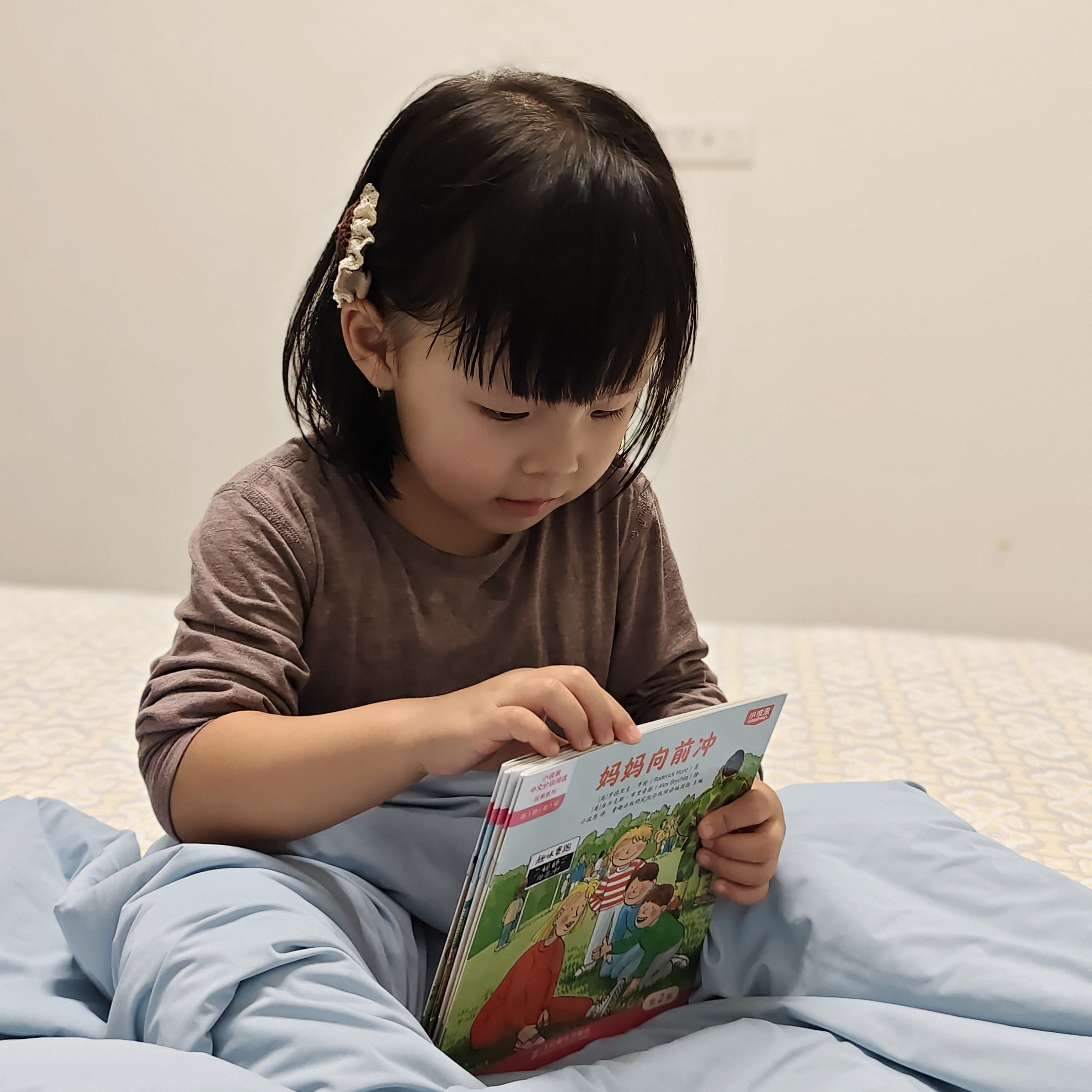 小彼恩毛毛虫点读绘本书 彩虹兔古力小超人 幼儿童宝宝早教英文启蒙点读绘本 毛毛虫点读笔早教图书 【新升级】古力与朋友们12册（含贴纸面具） 晒单实拍图