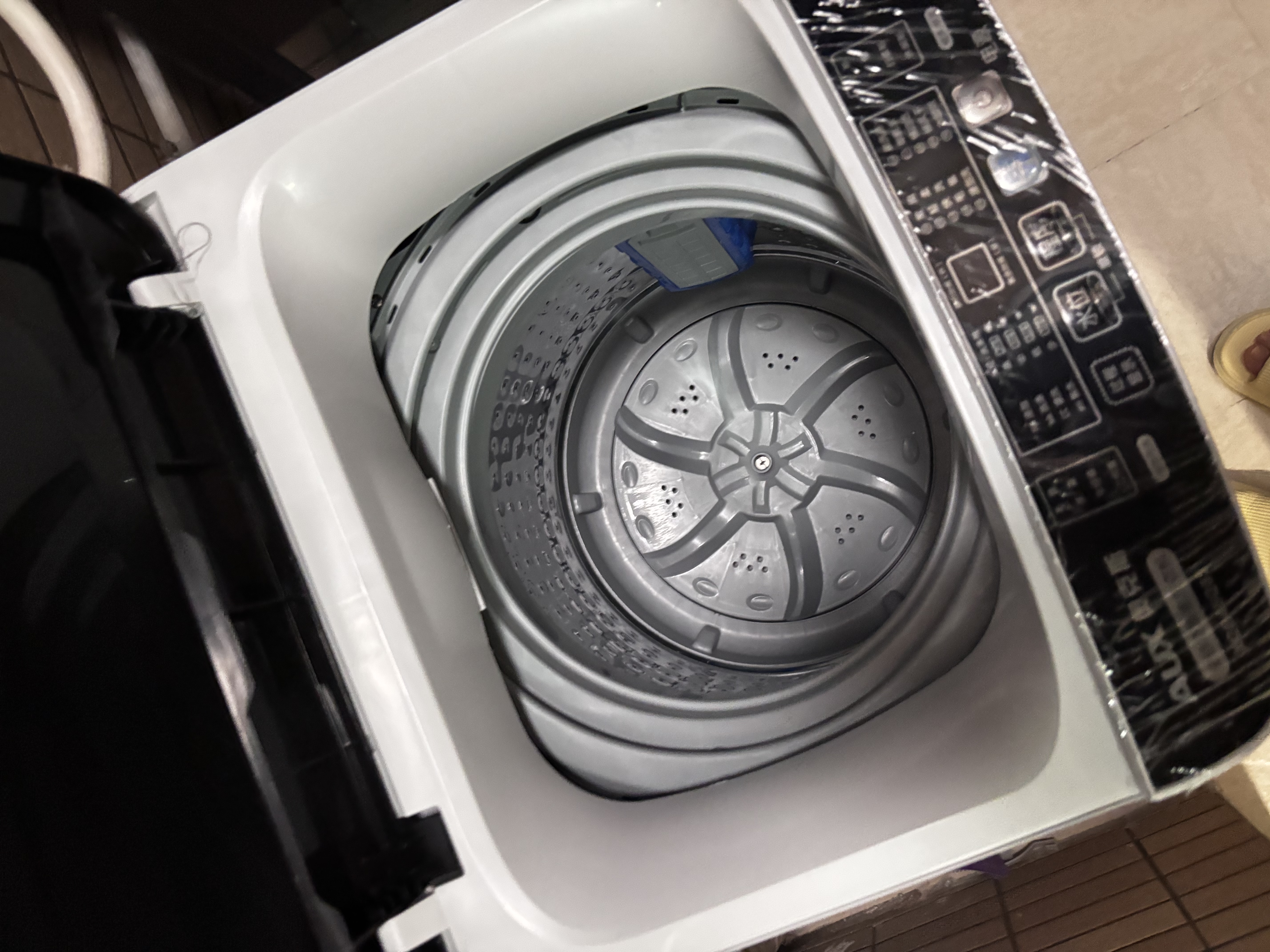 奥克斯（AUX）波轮洗衣机全自动 大容量洗衣机家用宿舍租房神器 【国补】 灰色8KG洗脱容量/智能风干【蓝光抑菌】 波轮 实拍图