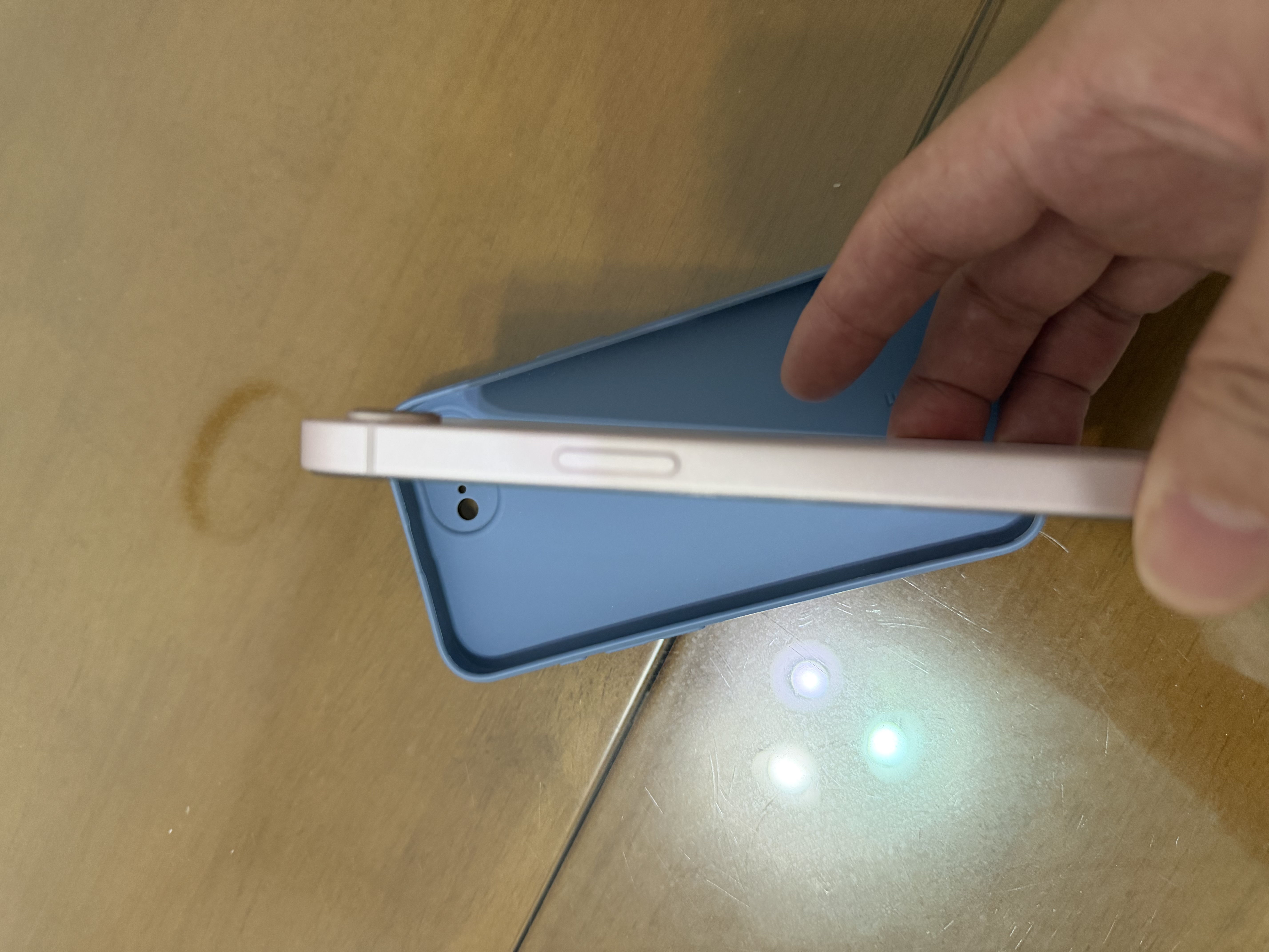Apple/苹果 iPhone 17e（A3635）256GB 浅粉色 支持移动联通电信5G 单实体卡槽 支持双eSIM 实拍图