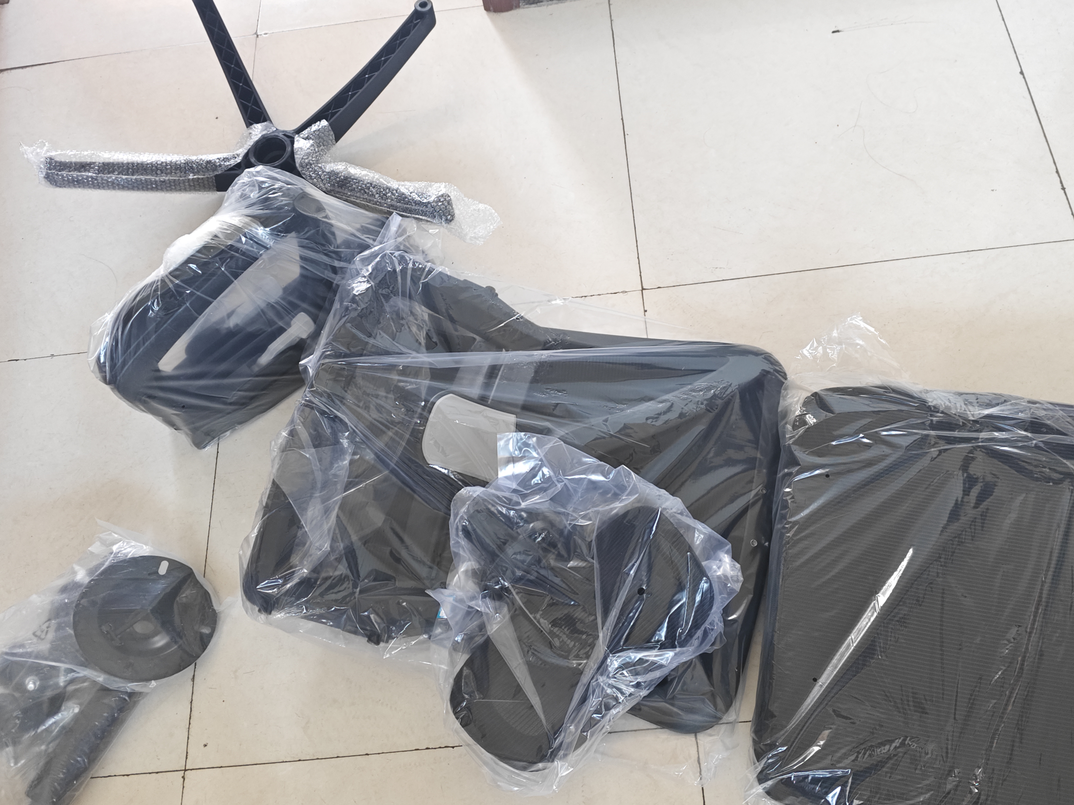 惠寻电脑椅电竞椅子人体工学游戏人工力学座椅久坐宿舍学习可躺办公椅 【Pro焕新】悬浮撵腰+4级气杆+黑框黑 实拍图