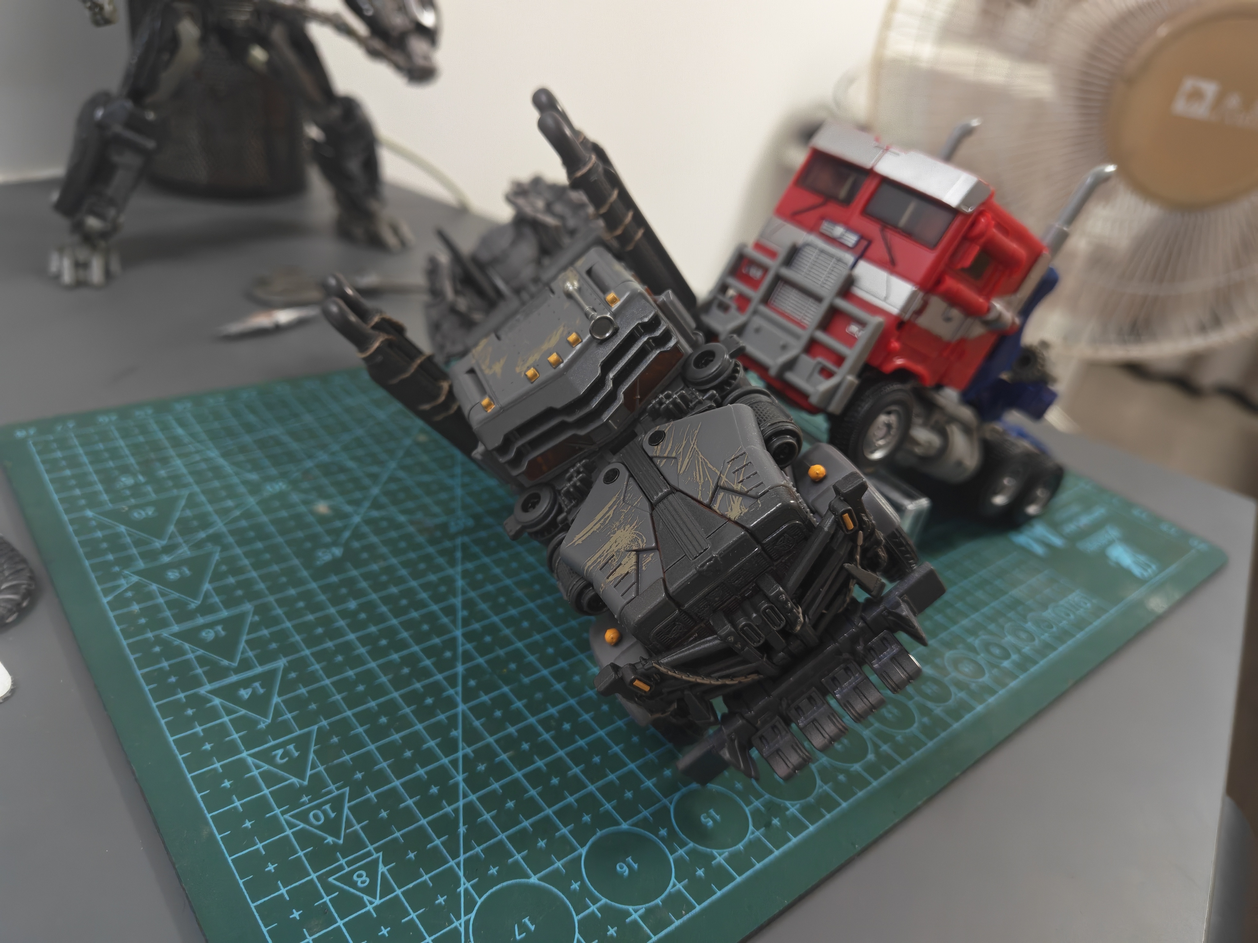 变形金刚（Transformers）儿童玩具工作室系列领袖级《变形金刚：超能勇士崛起》天灾 G2189 实拍图