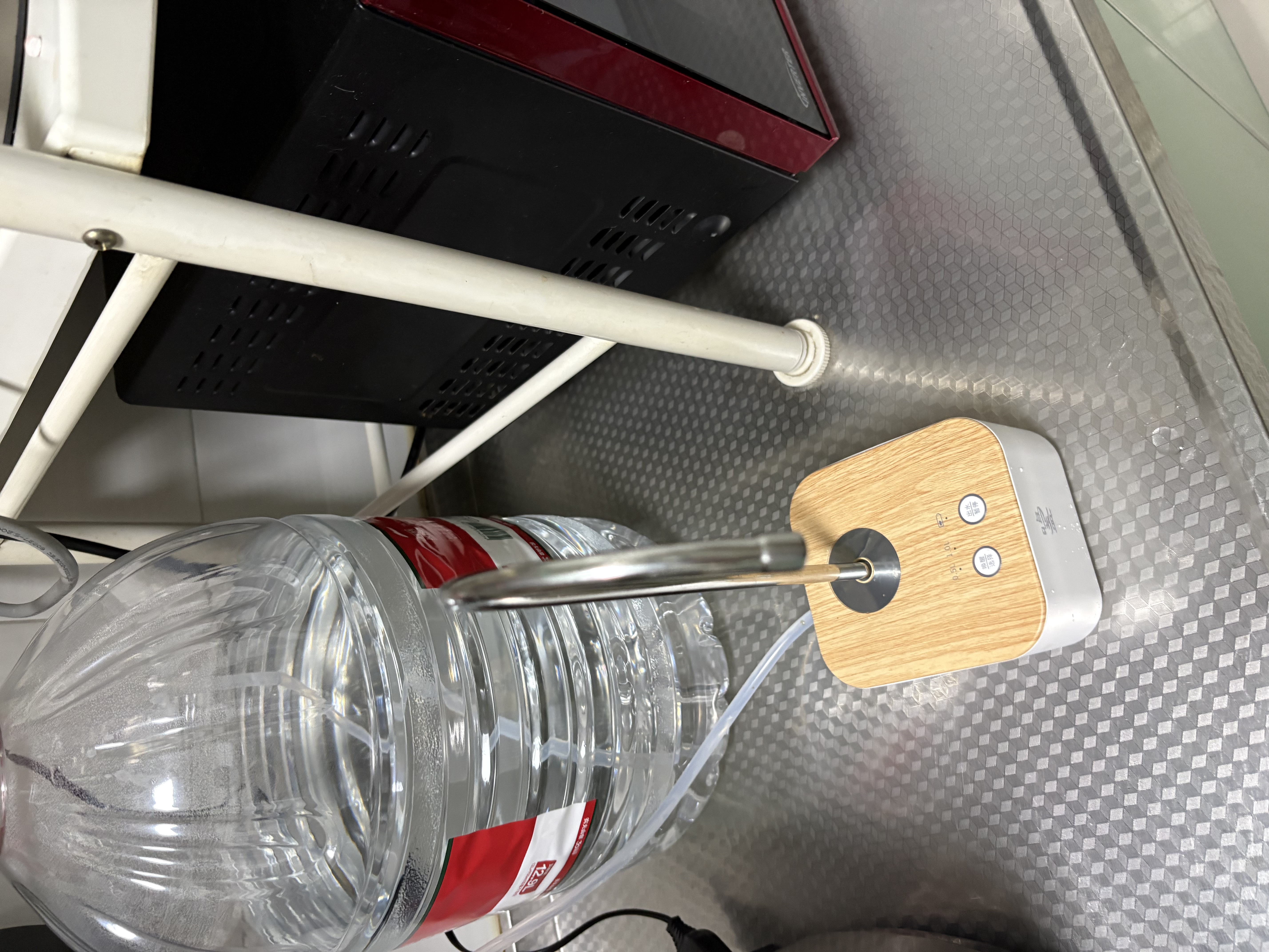 鸣盏【中秋好礼】智能抗菌上水器可旋转桶桌两用卫生无线充电桶装水抽水器 1L 全身抗菌版【不锈钢】MZ037白色 实拍图