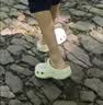名创优品（MINISO）洞洞鞋男夏季外穿沙滩凉鞋防滑厚底踩屎感包头凉拖鞋黑色42-43 实拍图