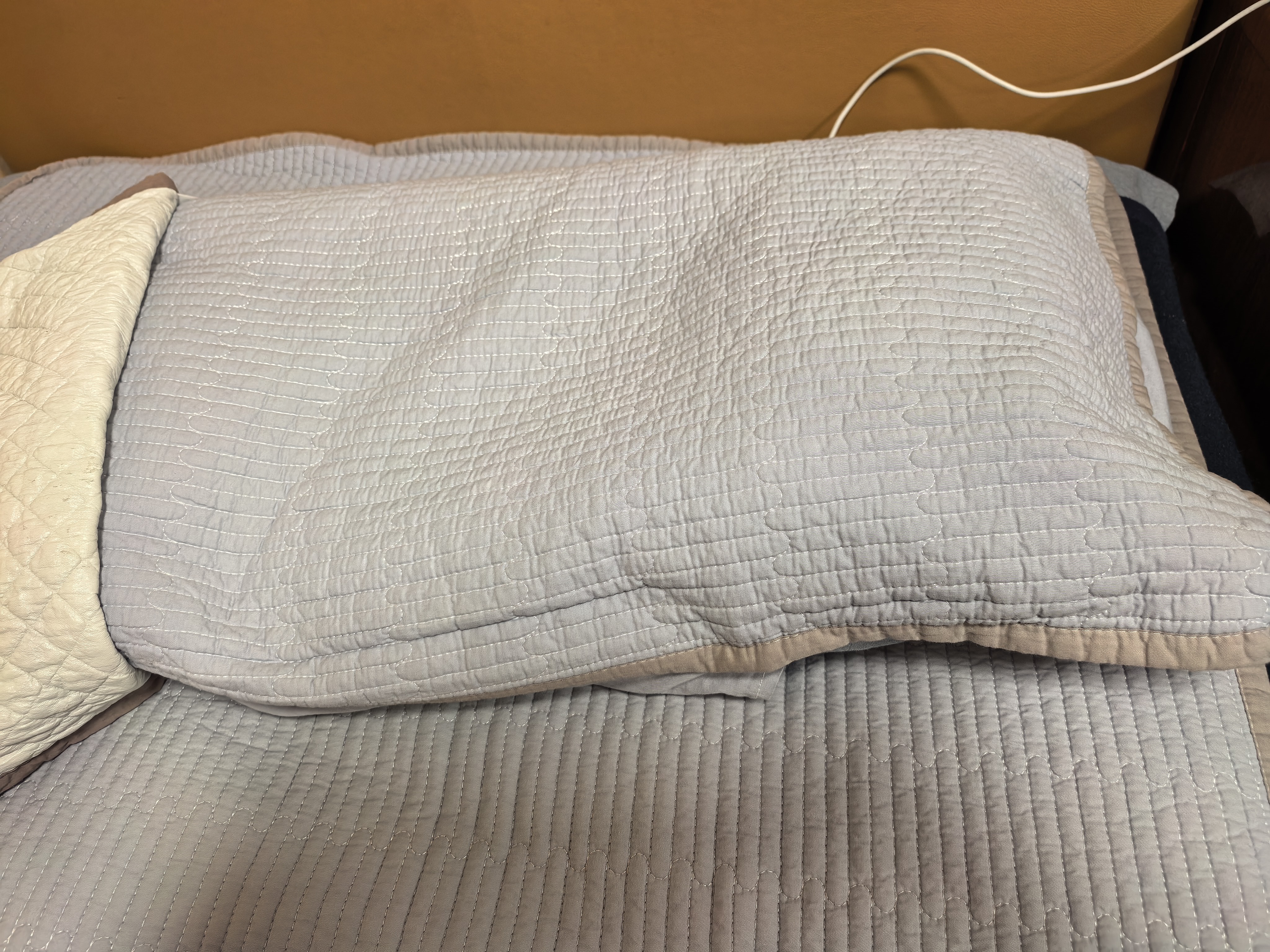 京东京造分区深睡枕 枕头颈椎枕护颈枕深度睡眠专用夏天凉枕 荞麦枕头单只 实拍图