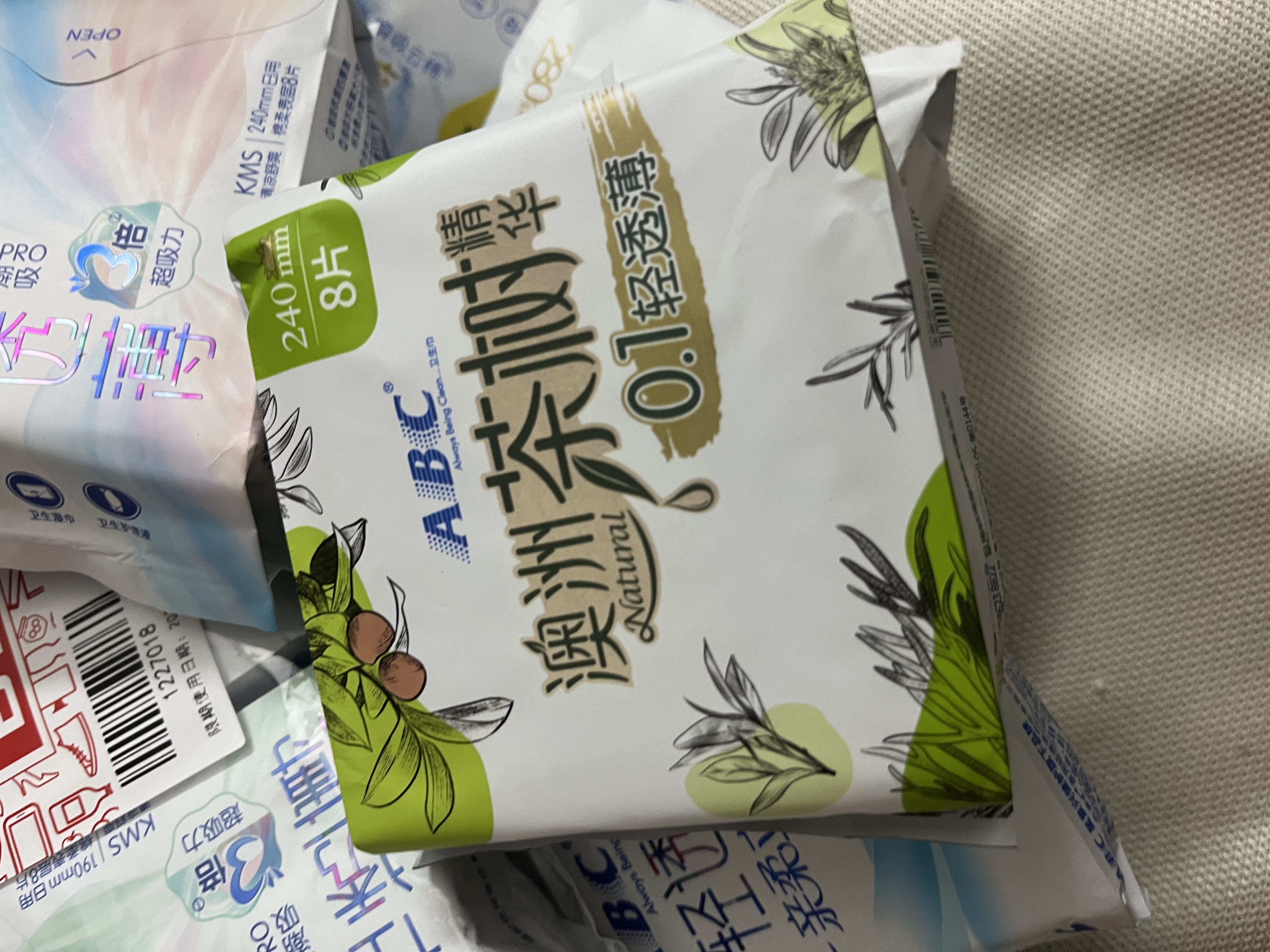 ABCKMS轻透薄瞬吸云棉澳洲茶树精华超薄日用卫生巾套装6包48片 实拍图