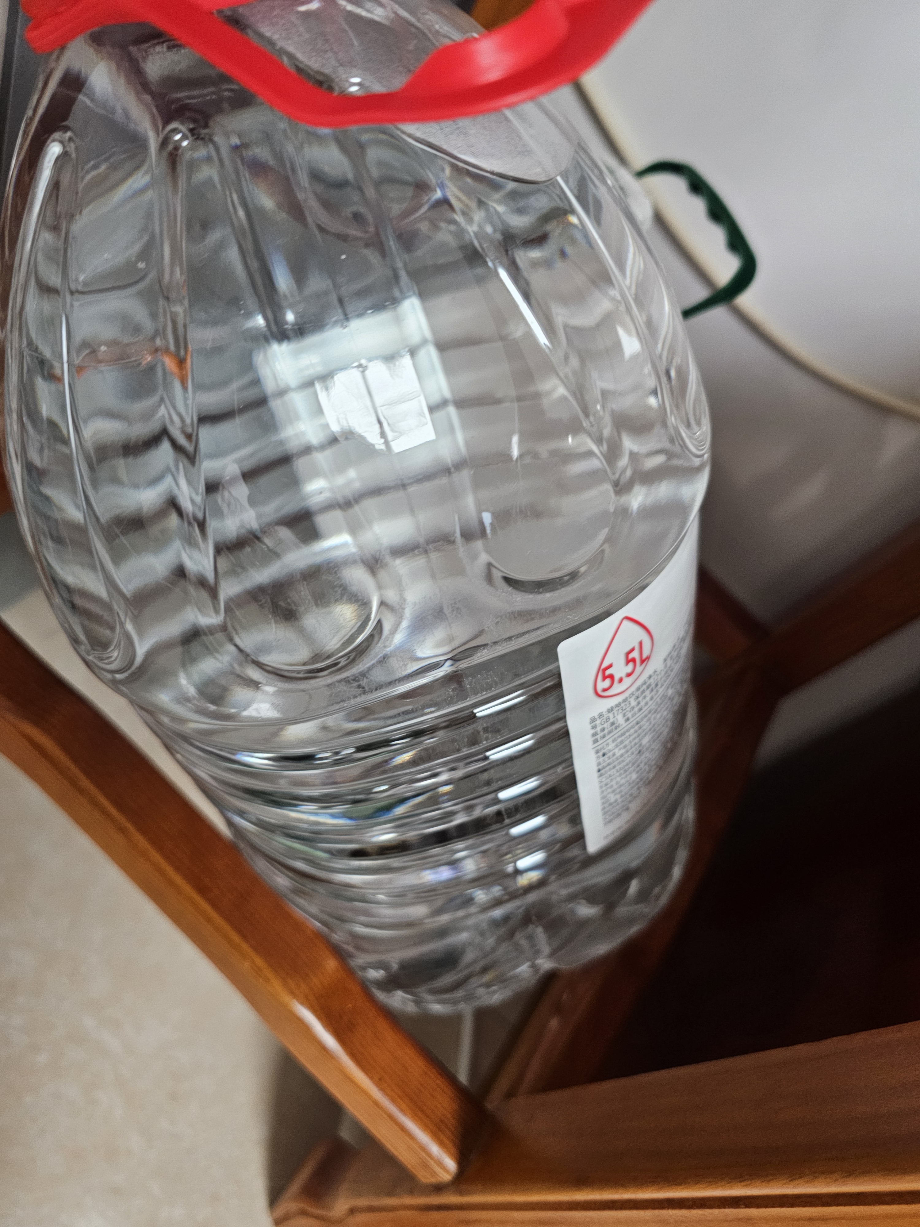 娃哈哈纯净水 5.5L*4桶 纸箱装加量大桶装水 泡茶冲奶粉 哇哈哈饮用水 实拍图