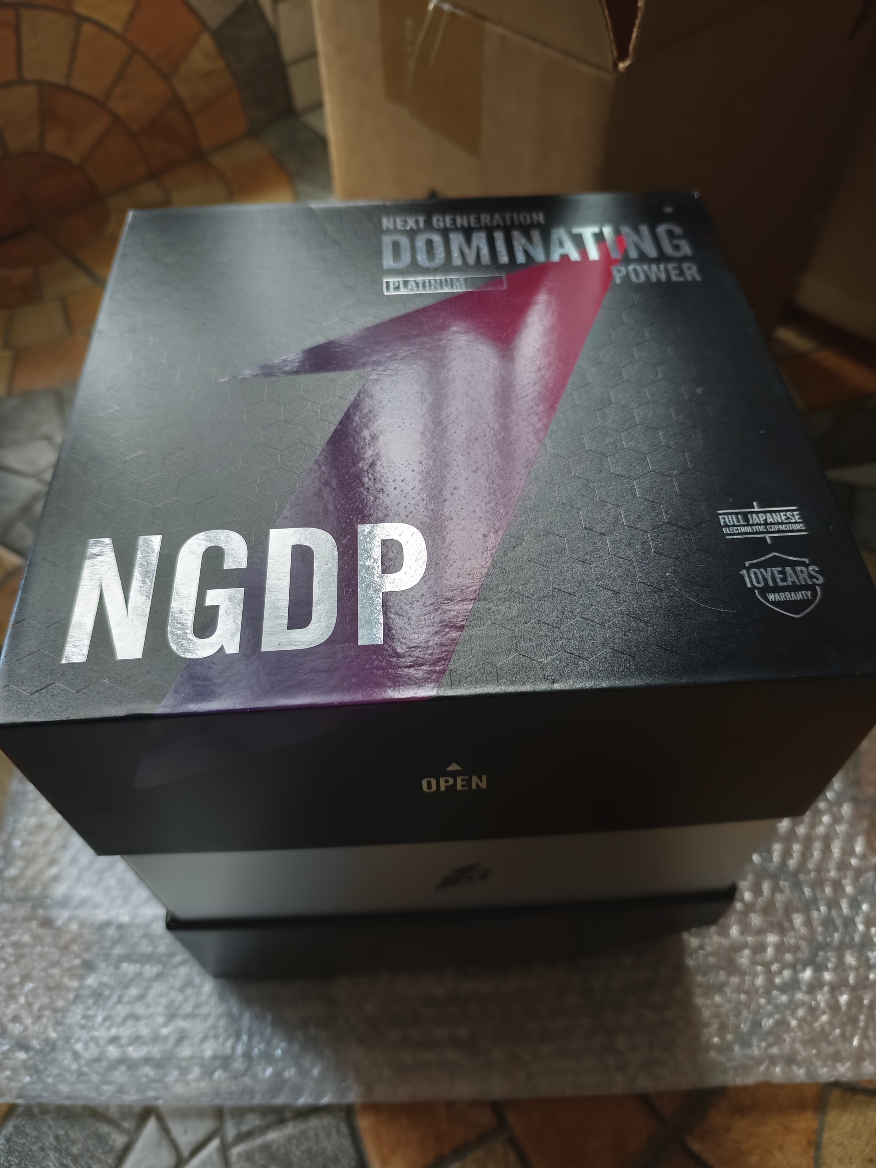 首席玩家（1st player）NGDP铂金 1300W ATX3.1电源（MES ID/压纹线/ATX3.0&3.1双规范/FDB风扇/支持5090/双12V2X6） 实拍图
