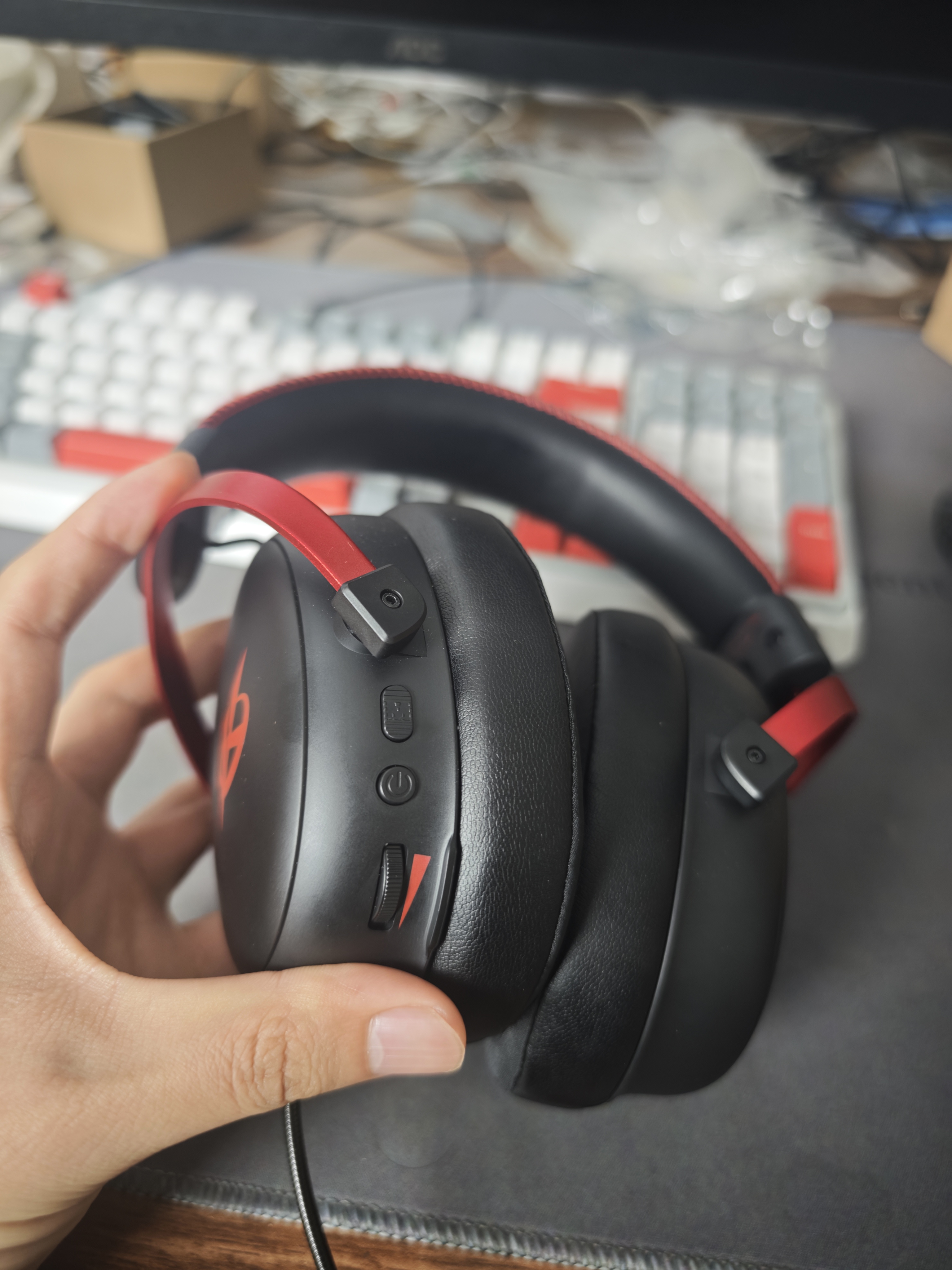 iKF V11 Max四模游戏耳机头戴式无线电竞7.1声场蓝牙有线FPS专用驱动三角洲无畏契约听声辨位 黑红色 实拍图