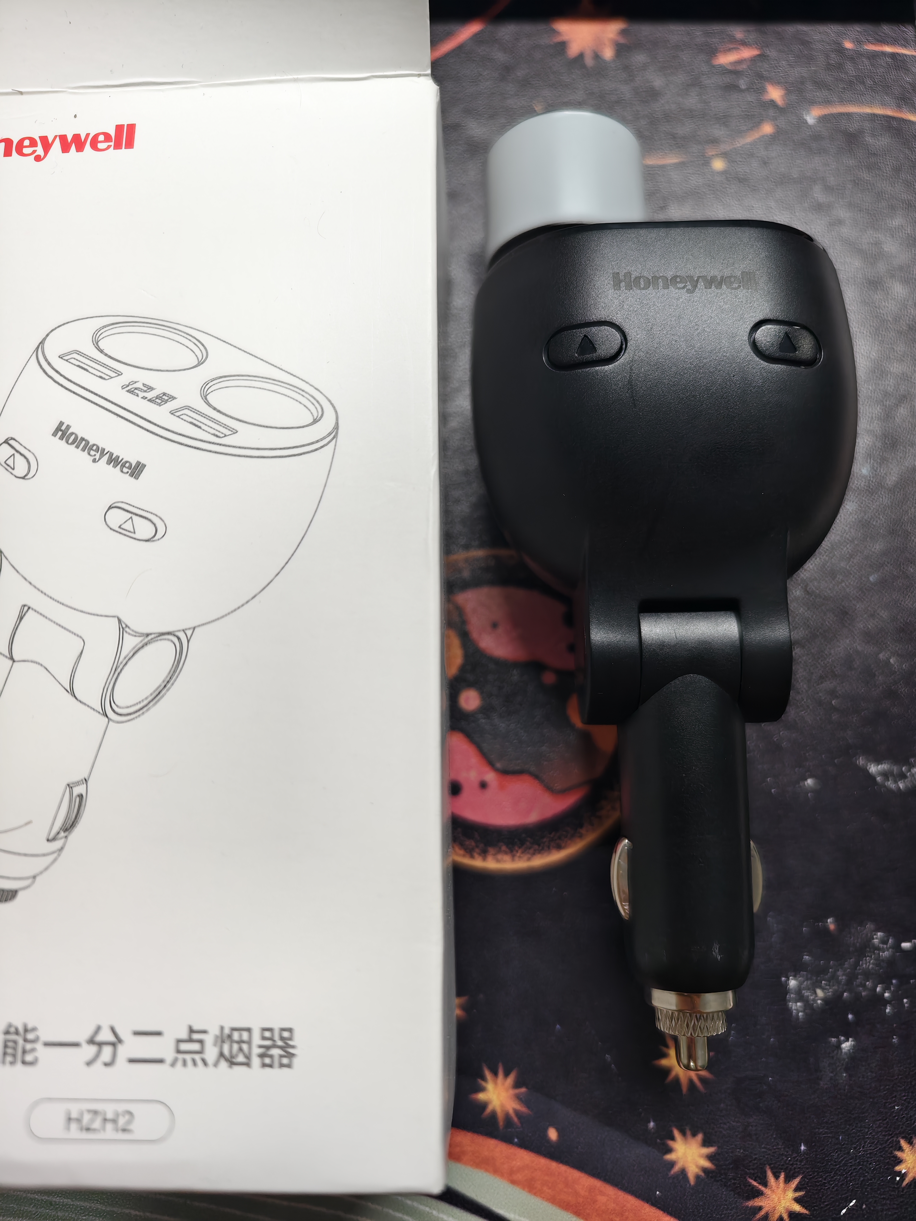 霍尼韦尔（Honeywell）车载充电器点烟器转换器 300W多功能双USB双扩展一拖二/三/四快充 实拍图