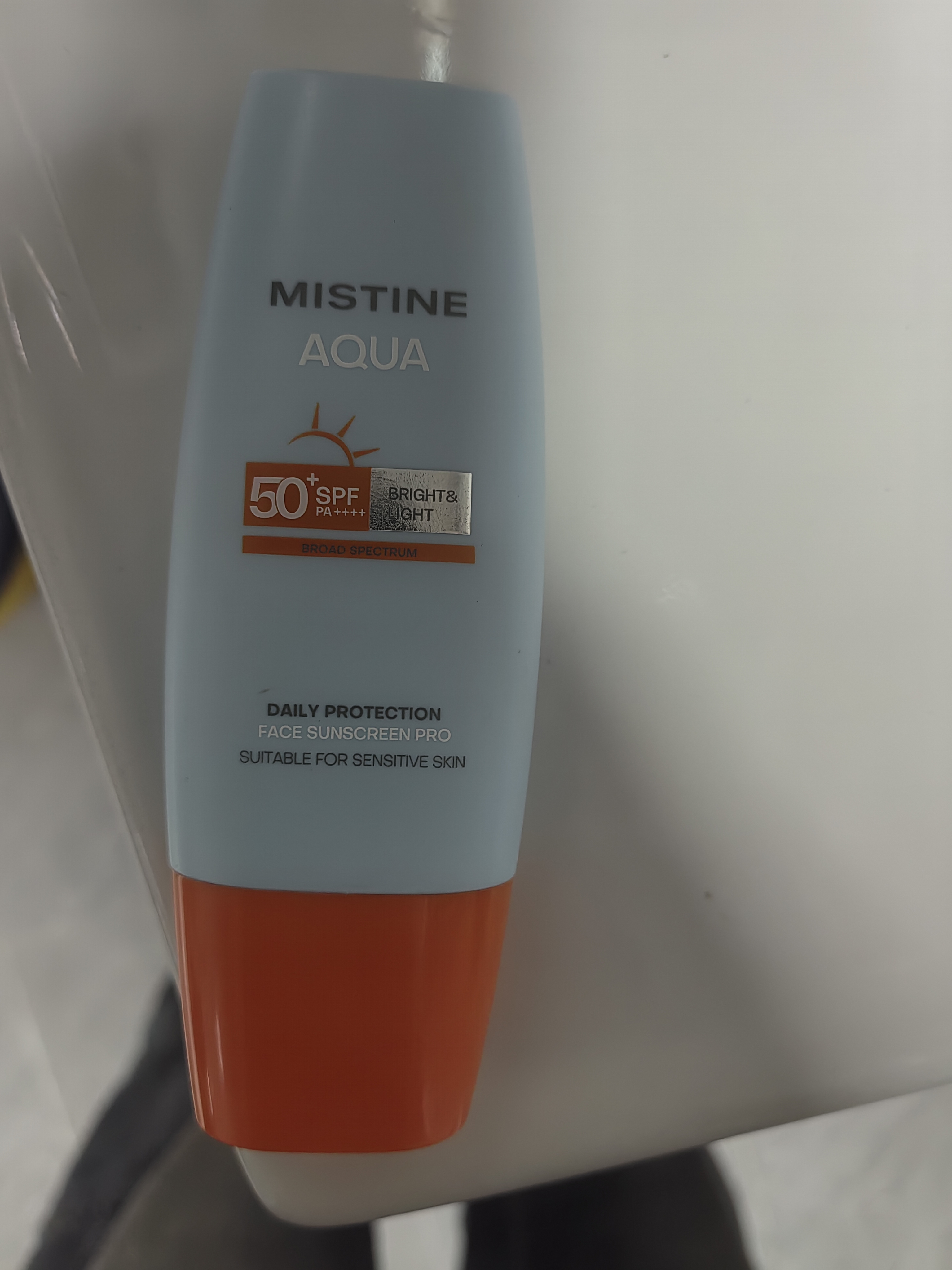Mistine蜜丝婷 新版小黄帽防晒霜乳60ml 水感养肤高倍防晒户外 随机发货 实拍图
