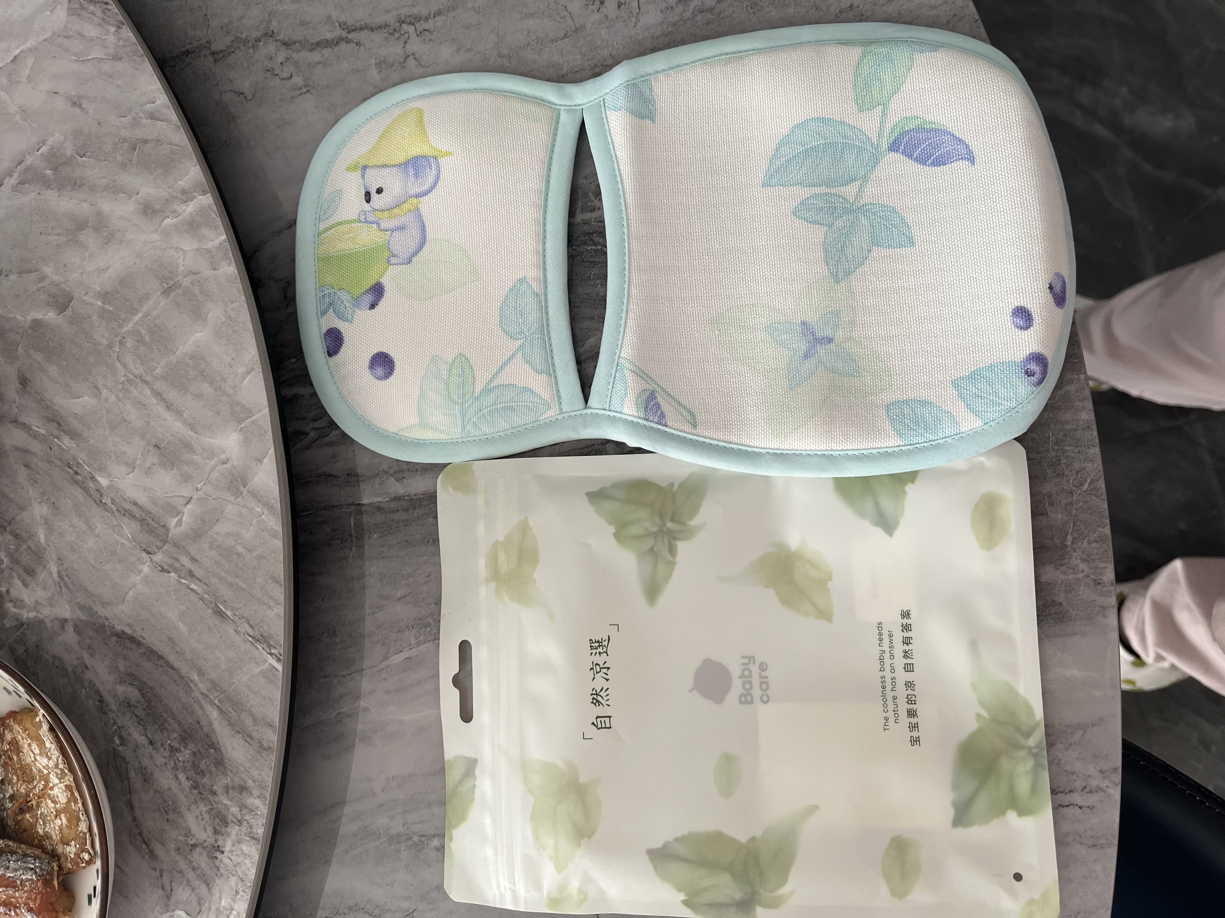 babycare凉感手臂凉席抱娃垫婴儿喂奶手臂垫透气手臂枕薄荷冰柠28*15cm 实拍图