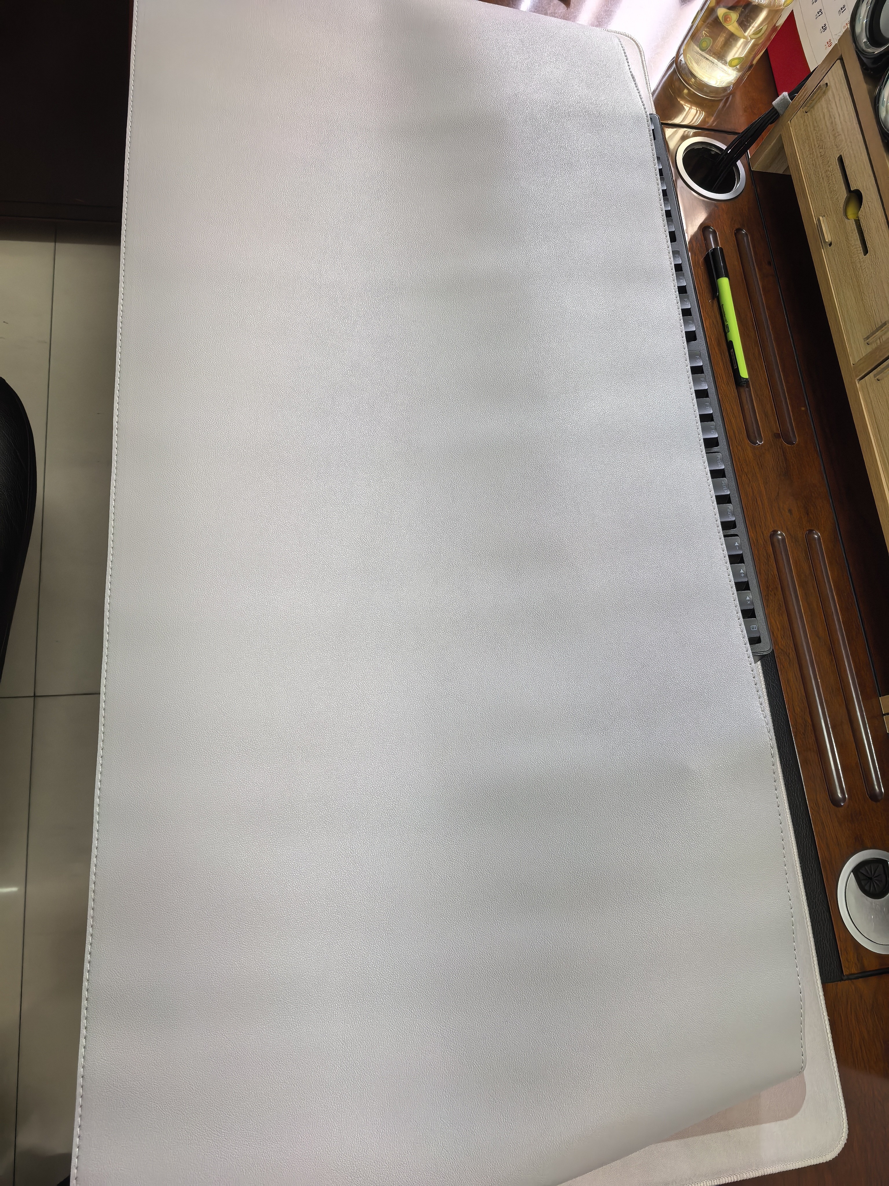 魔音王鼠标垫超大号家用桌垫办公桌面垫高级感电脑键盘垫鼠标垫大尺寸简约长款皮质垫子防水耐脏男生防水 岩石灰【皮面+绒面】 90x40cm 实拍图