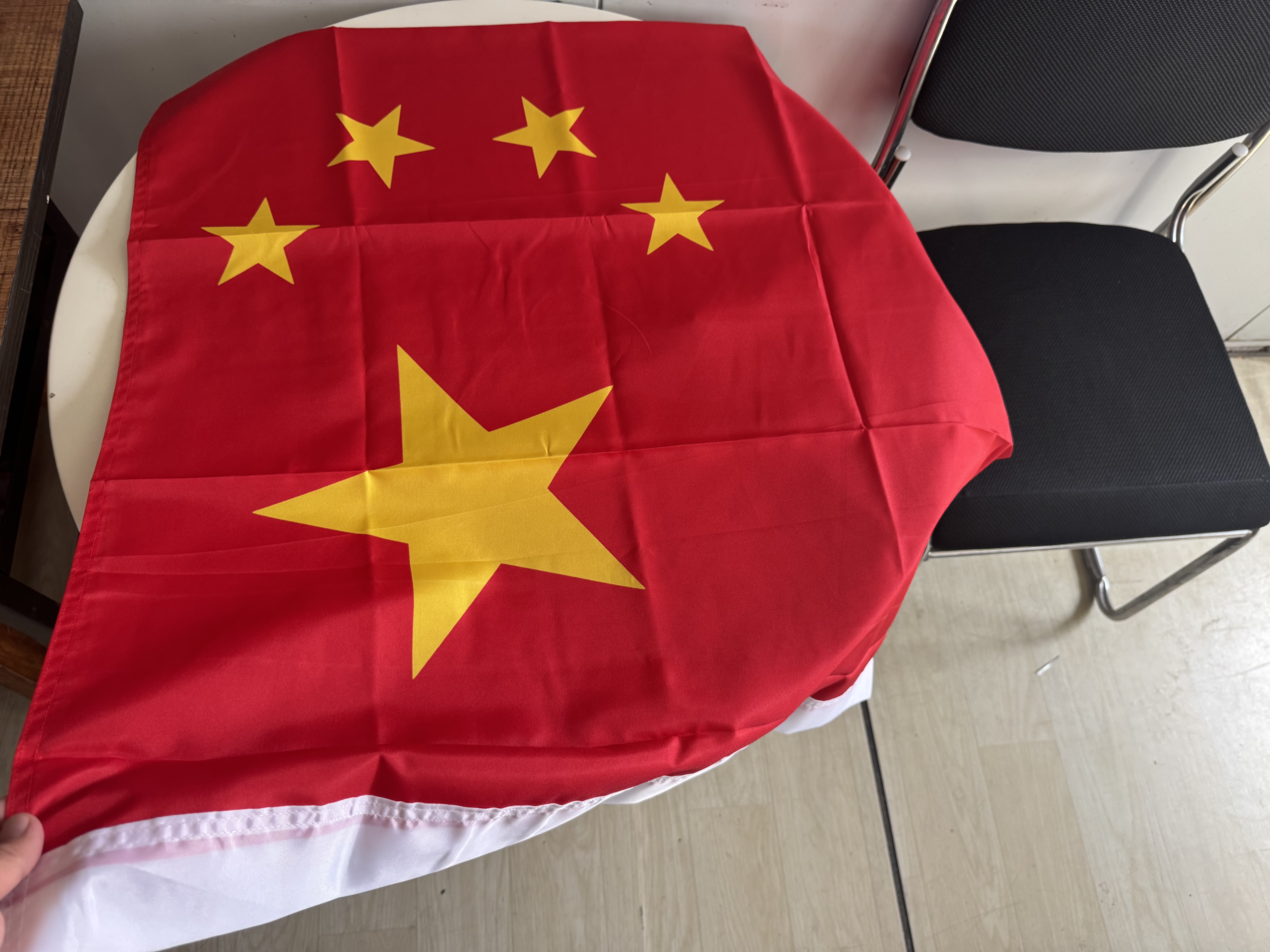 优和（UHOO）【超级爆款】标准加厚4号国旗五星红旗 96*144cm 中国国旗户外挂旗 纳米防水防晒国庆布置道旗6194 实拍图