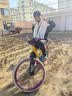 洛克兄弟骑行头盔带风镜山地公路自行车头盔男女一体成型炫彩安全帽 钛色：配1副变色镜片+帽檐 全天可用 XL码（适合头围58-65cm） 实拍图