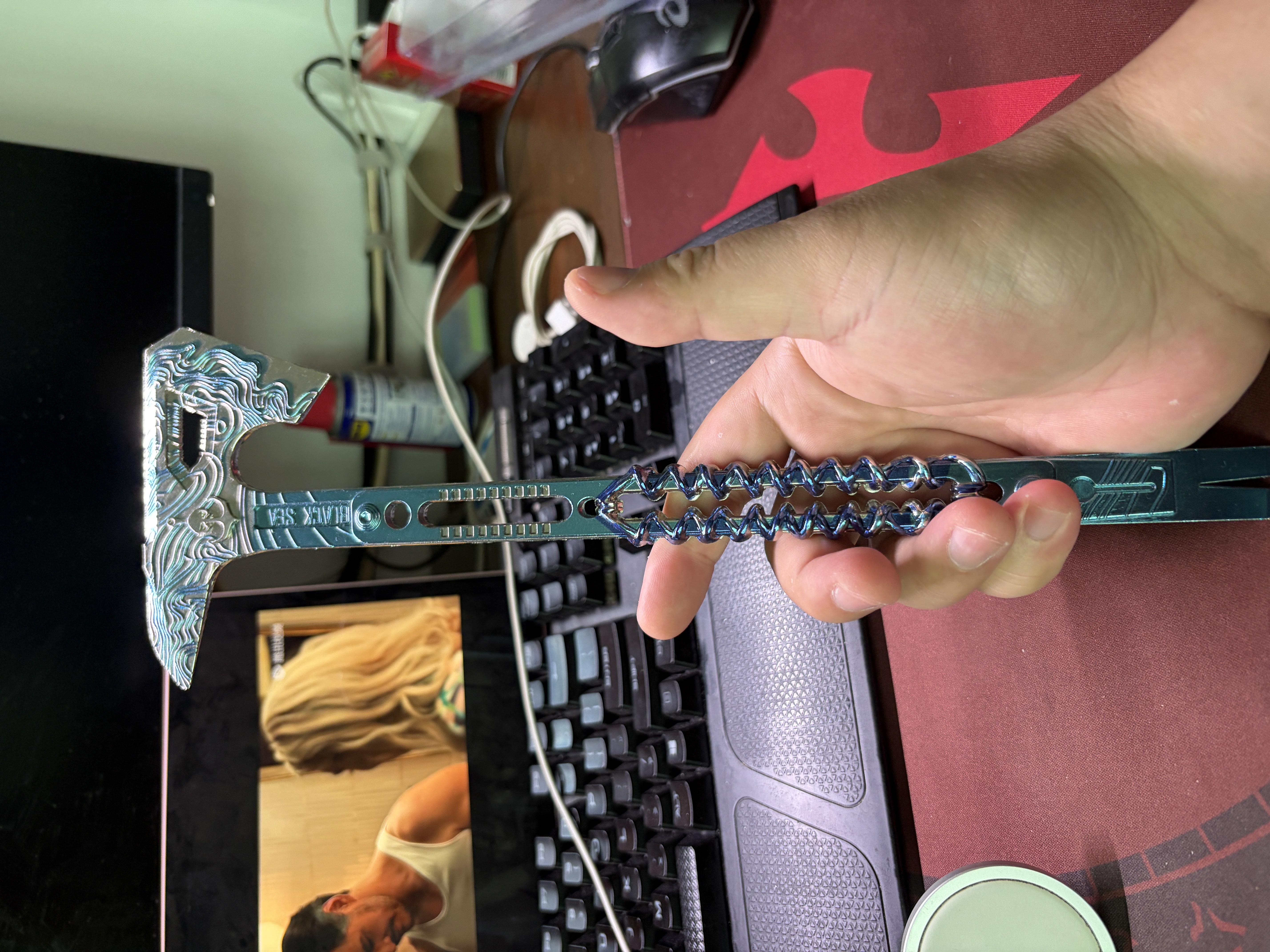 泰利奇三角洲行动周边刀皮黑海战术斧武器北极星合金弹刀玩具模型摆件 【精工高端】黑海战斧-35cm 三角洲刀皮【合金材质】 实拍图