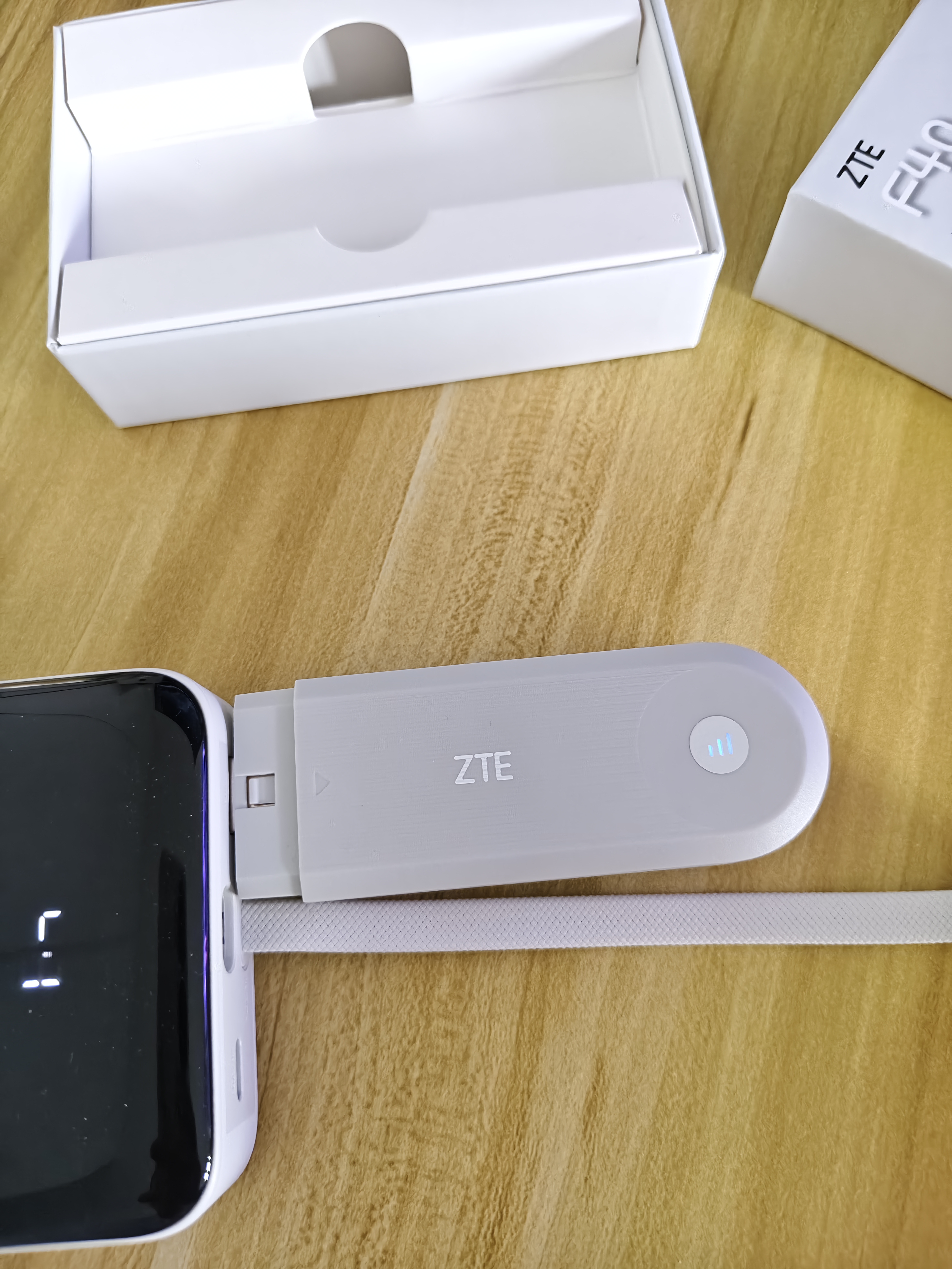 中兴（ZTE）F40 5G RedCap随身wifi6免插卡轻量化5G移动wifi无线网便携路由器热点笔记本电脑上网流量2026款 实拍图