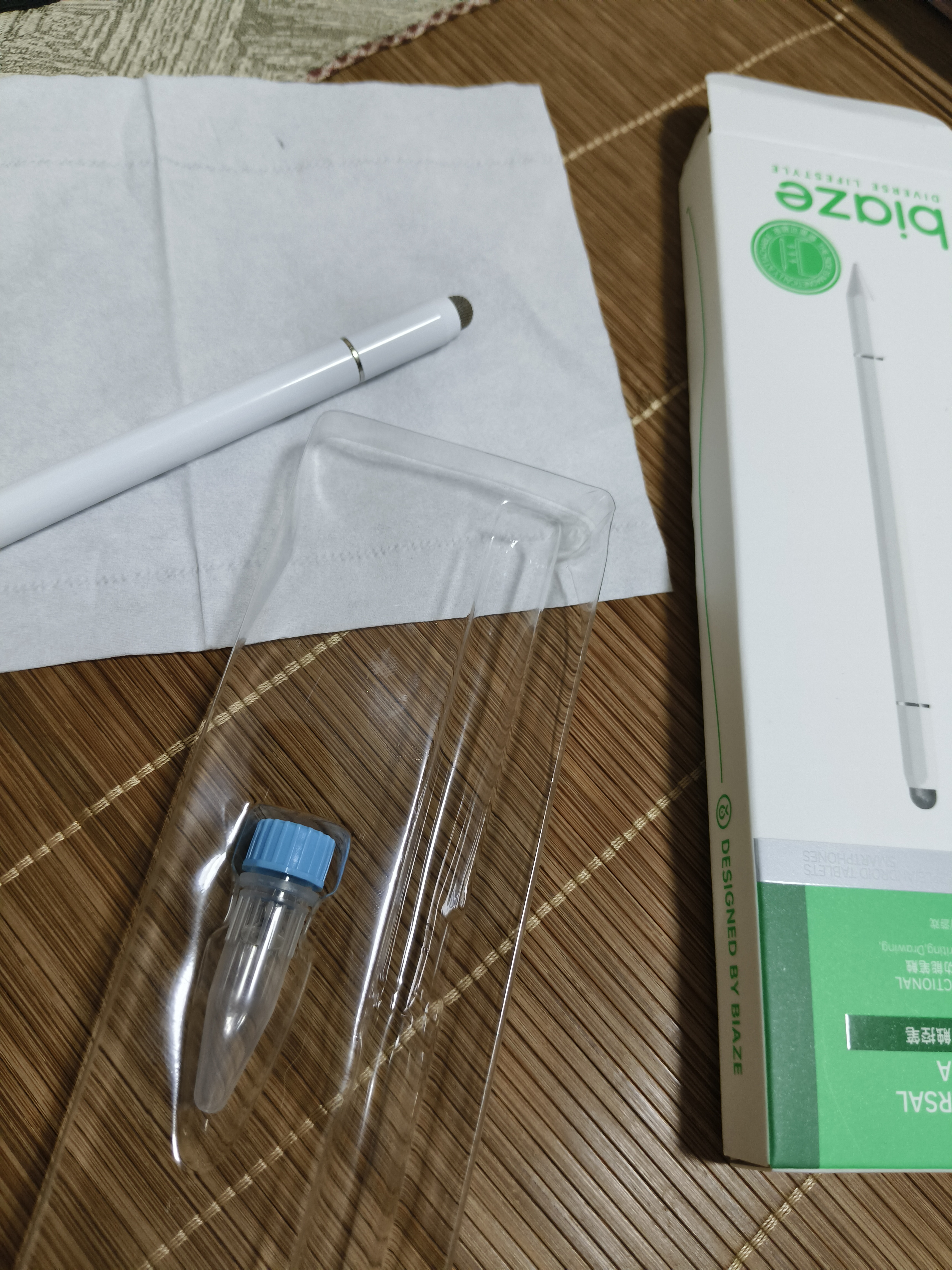 毕亚兹【包邮】适用ipad华为荣耀三星小米oppo/vivo平板触控笔【磁吸款】三合一多功能苹果手写笔PB53-白 实拍图