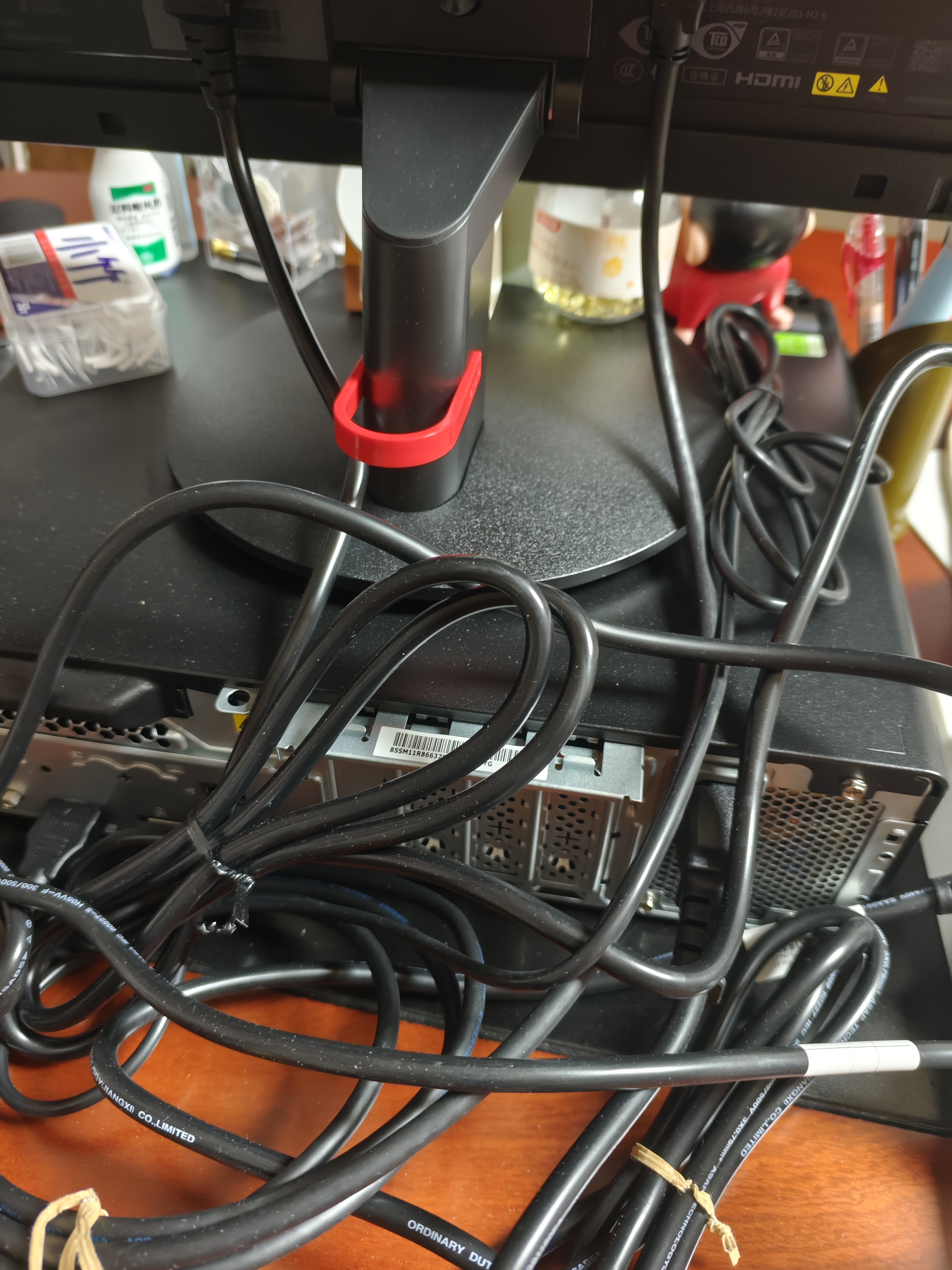 联想ThinkCentre K70商用办公台式电脑主机(酷睿Ultra5-225 16G DDR5 512G Office)23.8英寸整机 实拍图