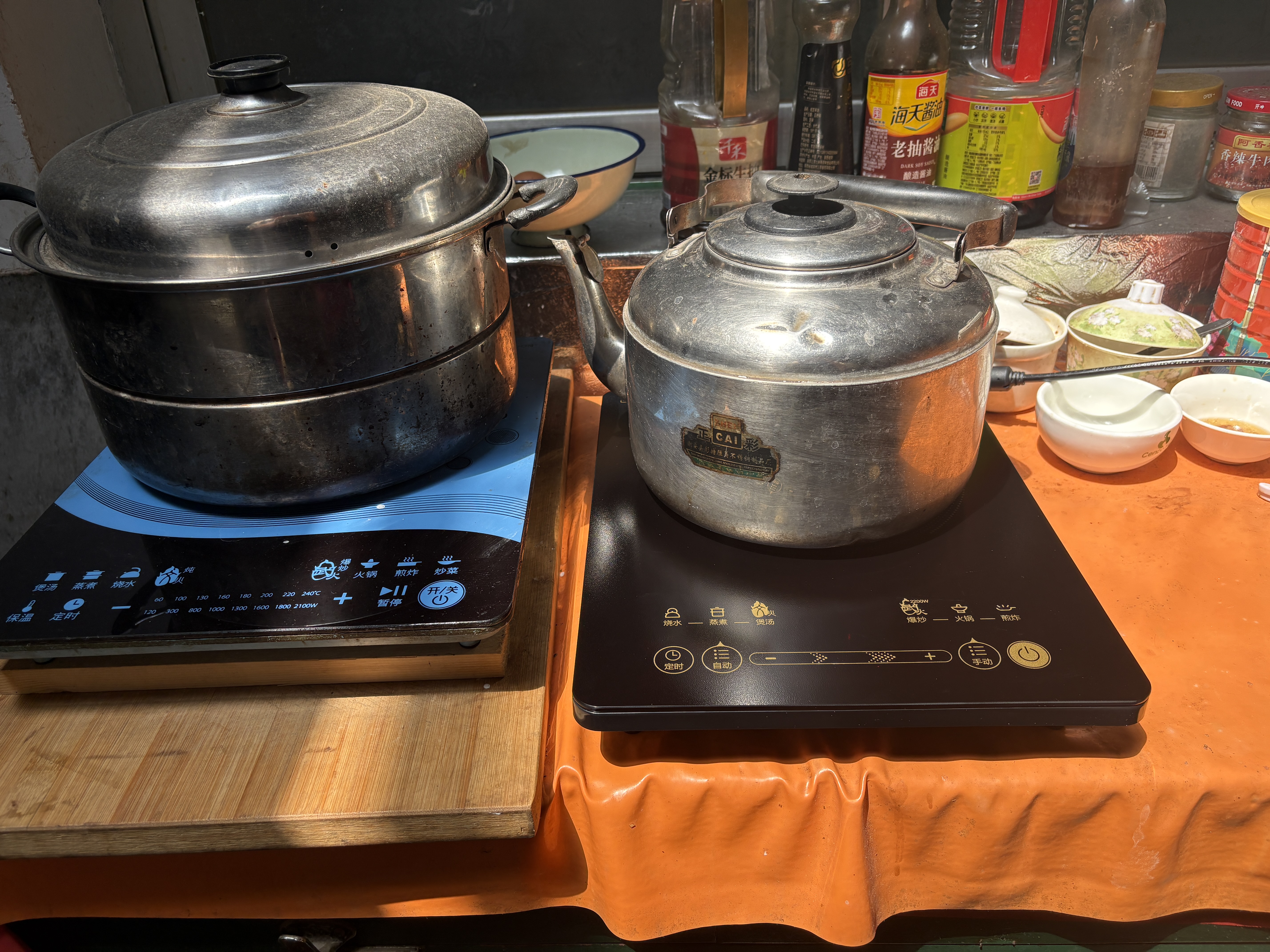 美的（Midea）[升级款]电磁炉电陶炉家用 2200W大功率新型电磁灶火锅炉 一体面板炒菜烹饪一套带锅配锅 WH2202S 实拍图