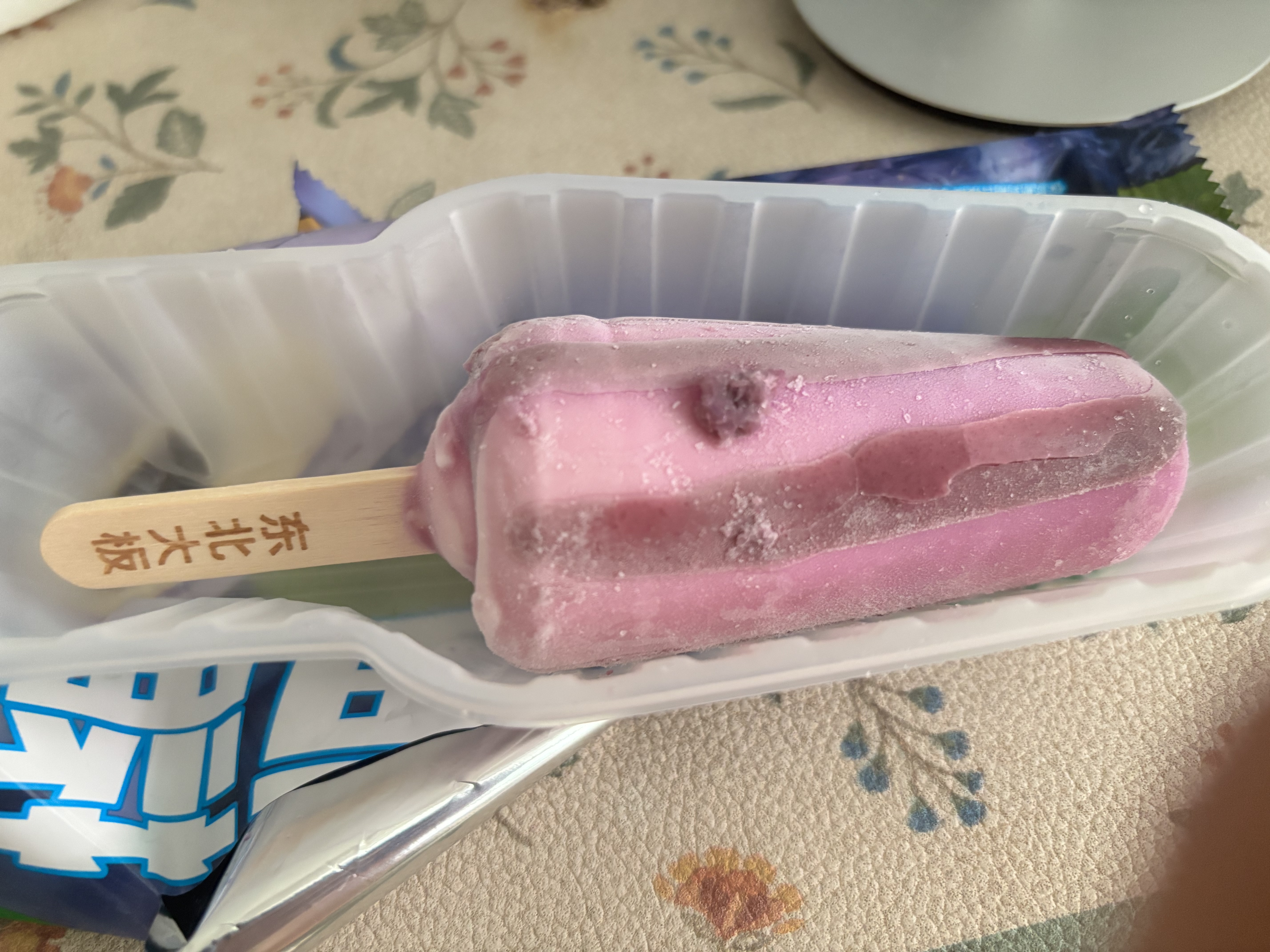东北大板一亩蓝莓蓝莓味雪糕 95g*4支盒装 冷饮 批发 冰激凌 冰淇淋 实拍图