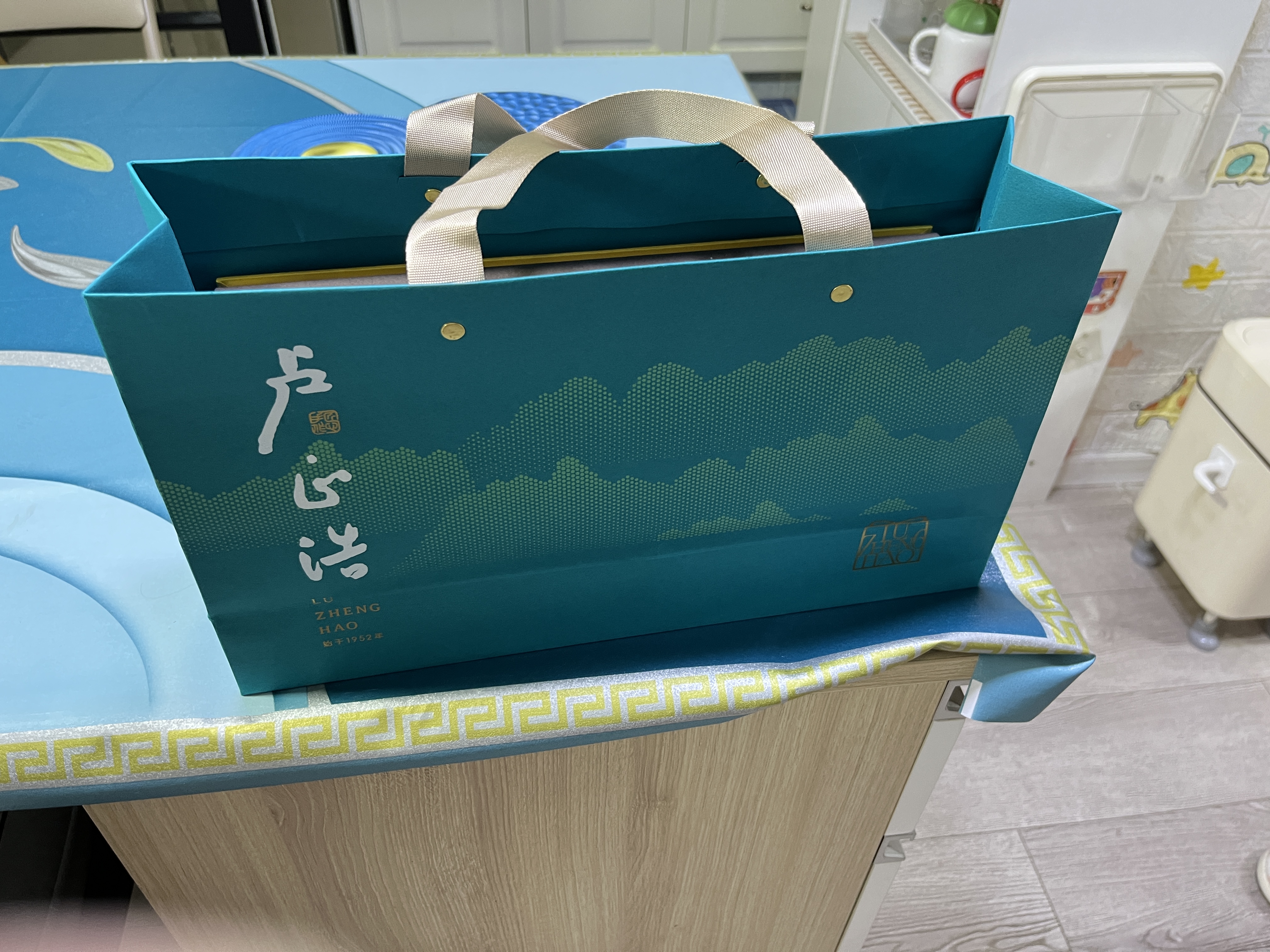 卢正浩绿茶手工西湖龙井特级100g2026新茶明前茶叶礼盒长辈送礼狮峰山脉 实拍图