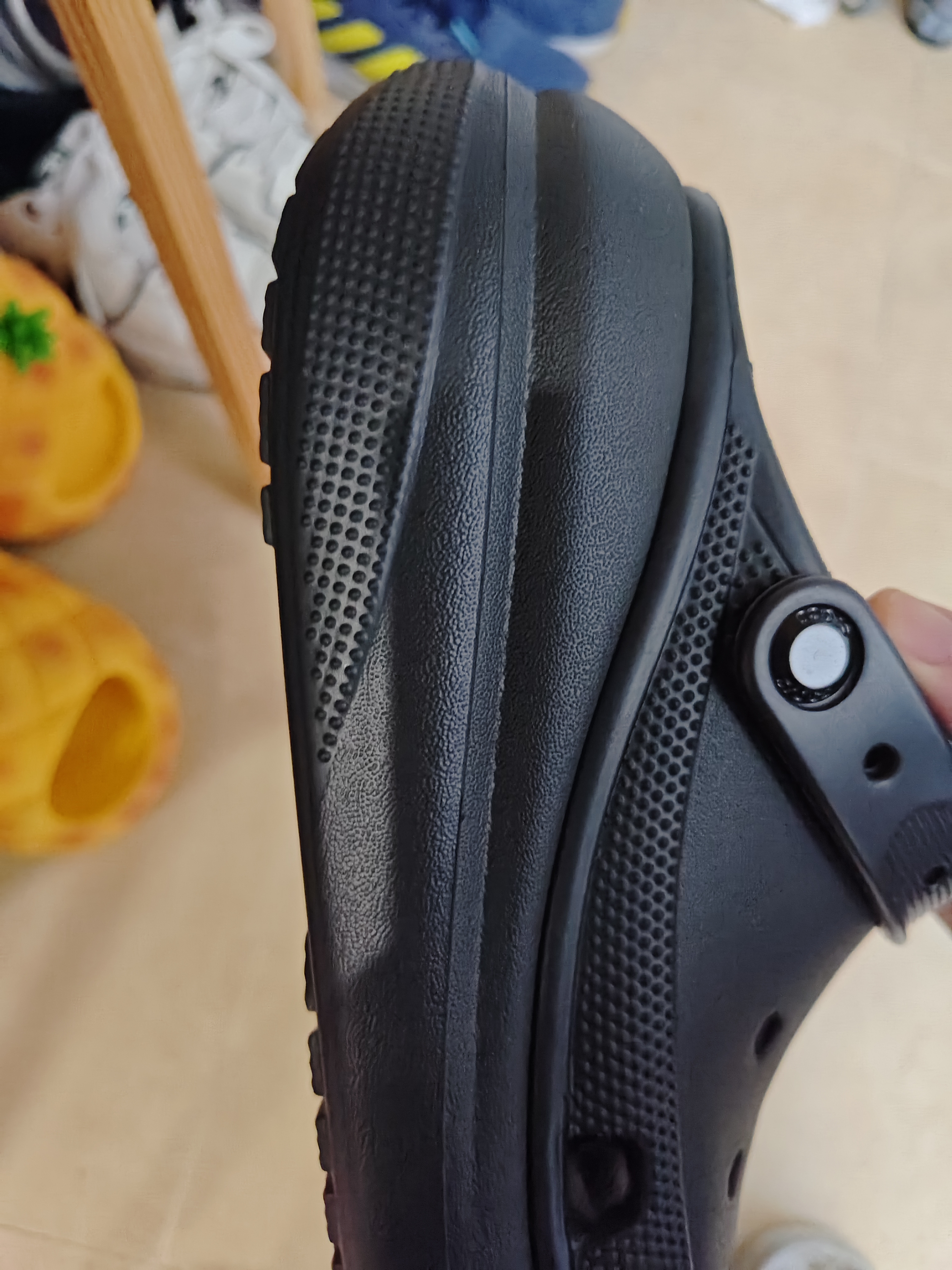 卡骆驰（CROCS）（crocs）经典泡芙Clog男女沙滩洞洞鞋凉拖鞋 207521-001 38 实拍图