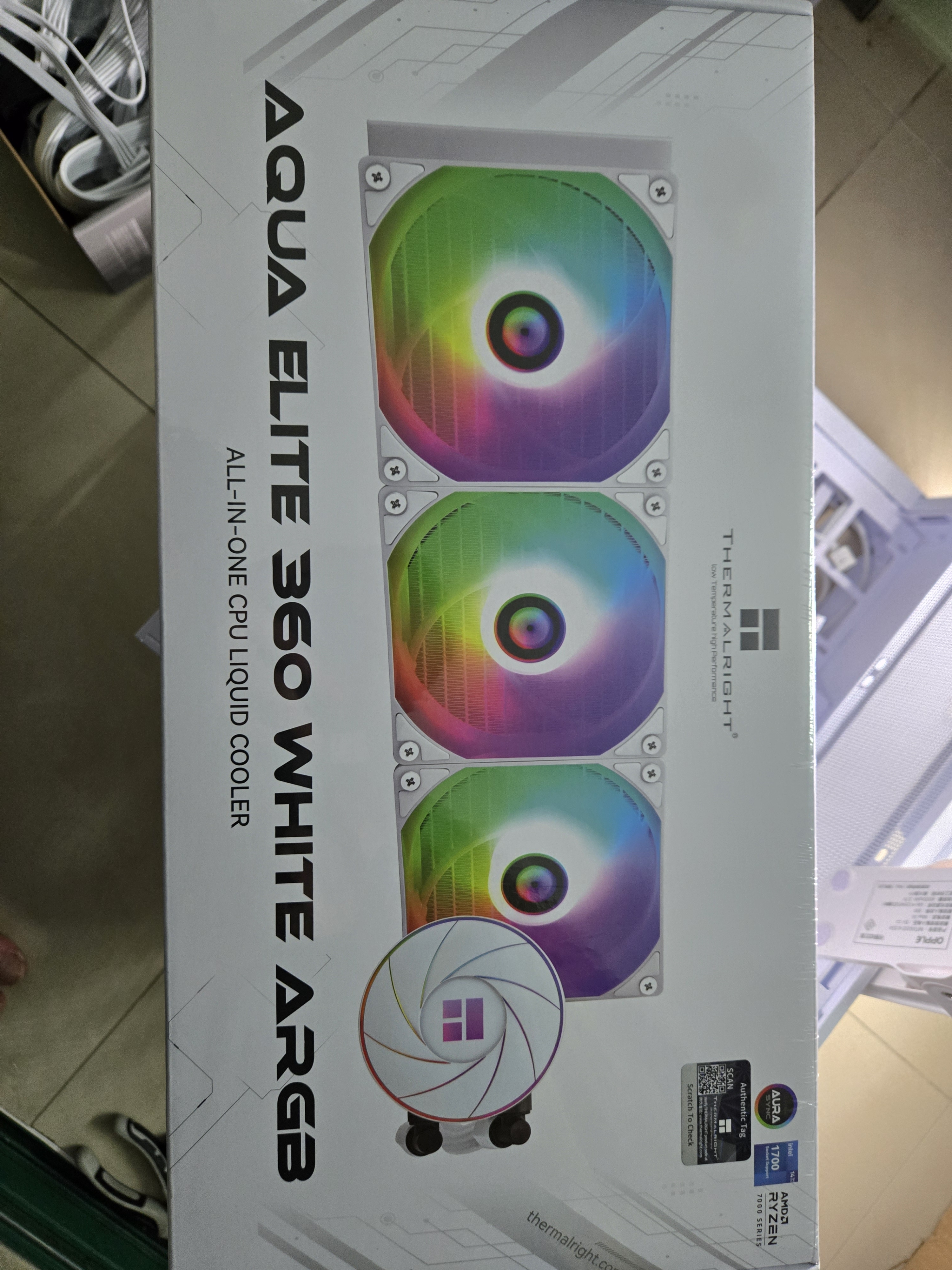 利民（thermalright）Aqua Elite 360 WHITE ARGB 一体式水冷散热器日蚀幻彩光效 ARGB冷头 AE360 WHITE ARGB 实拍图